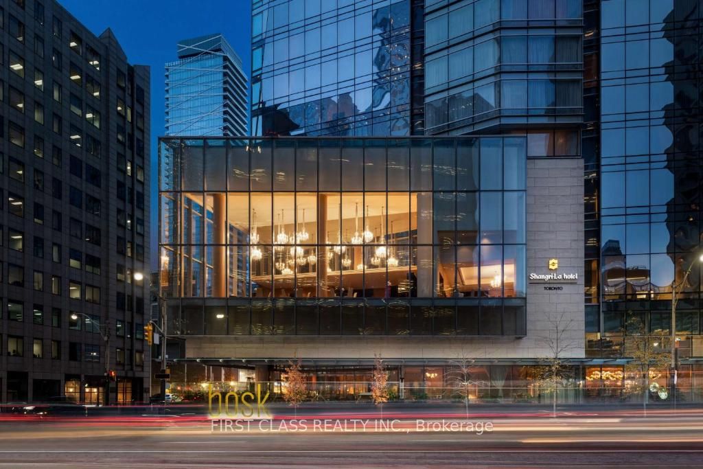 Unit 4106 - 180 University Avenue, Toronto 2