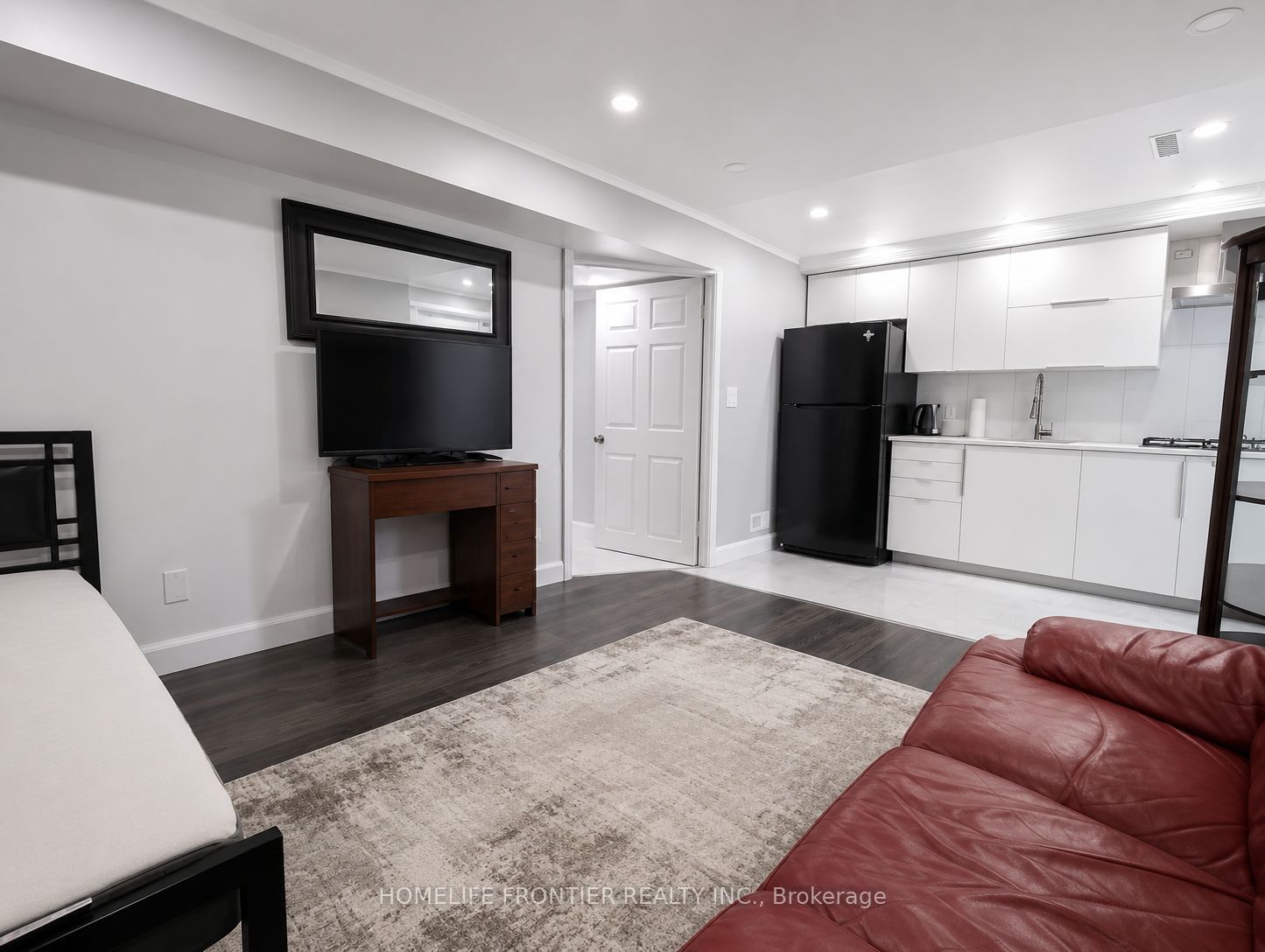 Unit Ground Level - 49 Red Robinway, North York 2