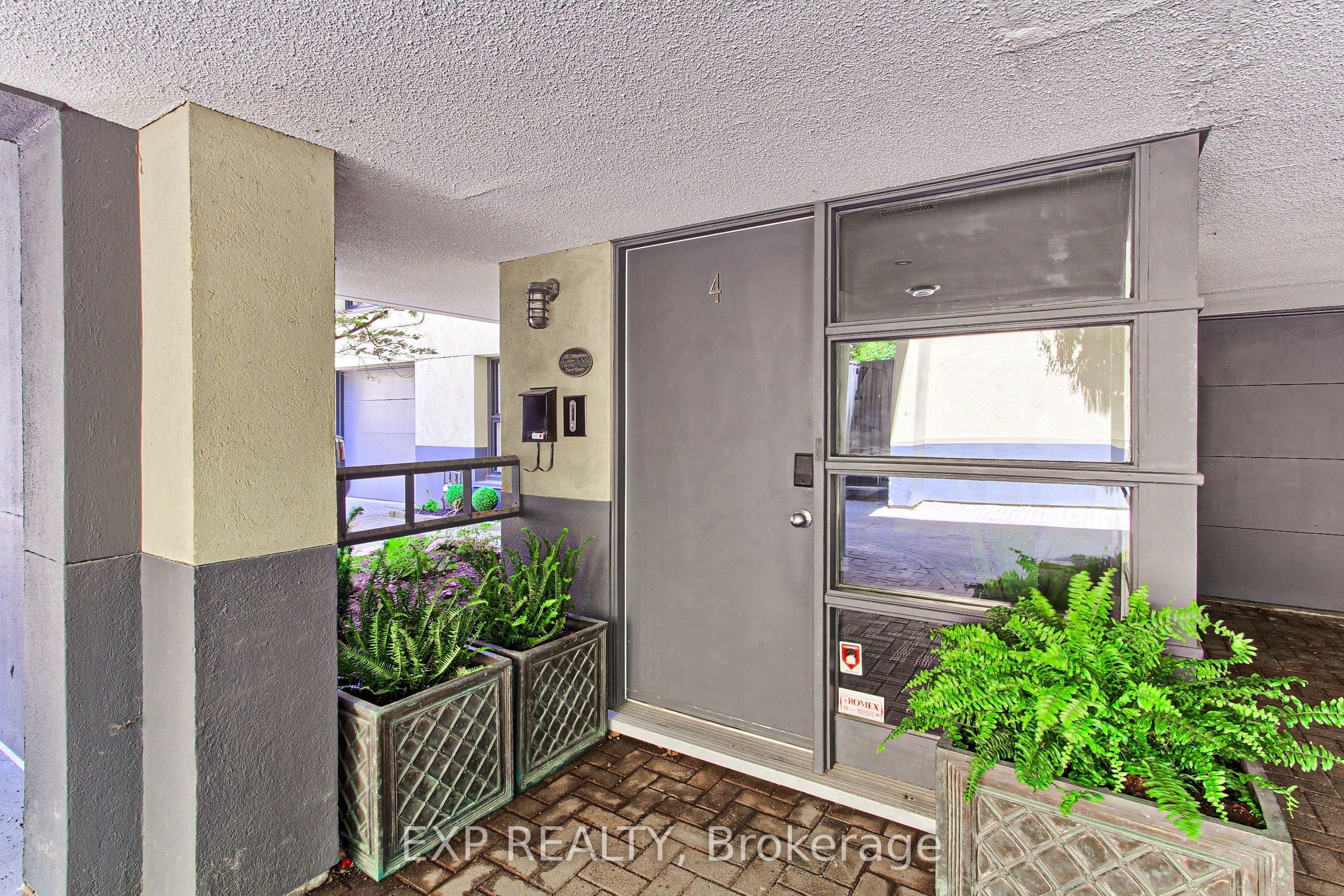 Unit 4 - 306 Sackville Street, Toronto 3