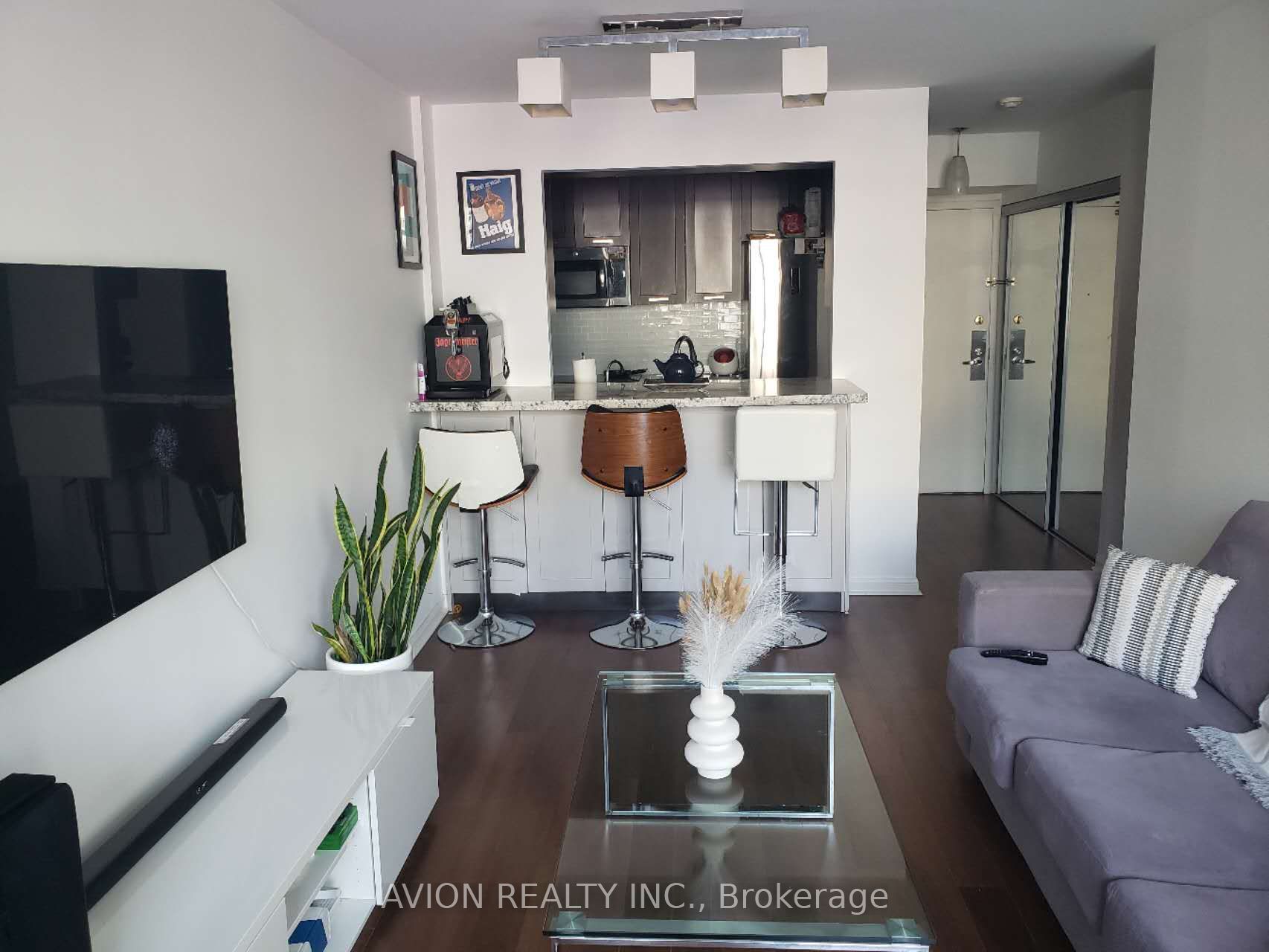 Unit 515 - 5 Rosehill Avenue, Toronto 4