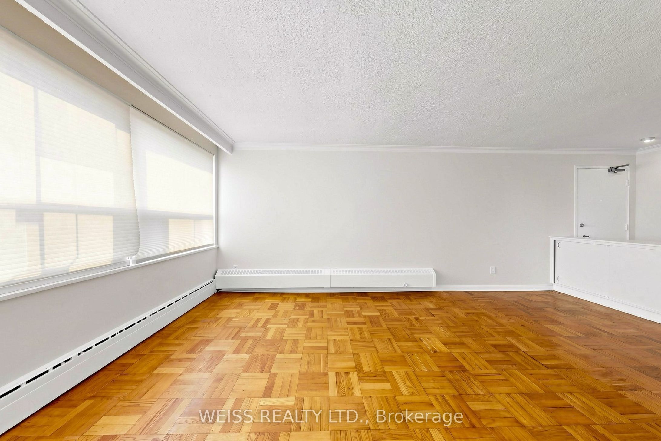 Unit 4 - 17 Fraserwood Avenue, North York 5