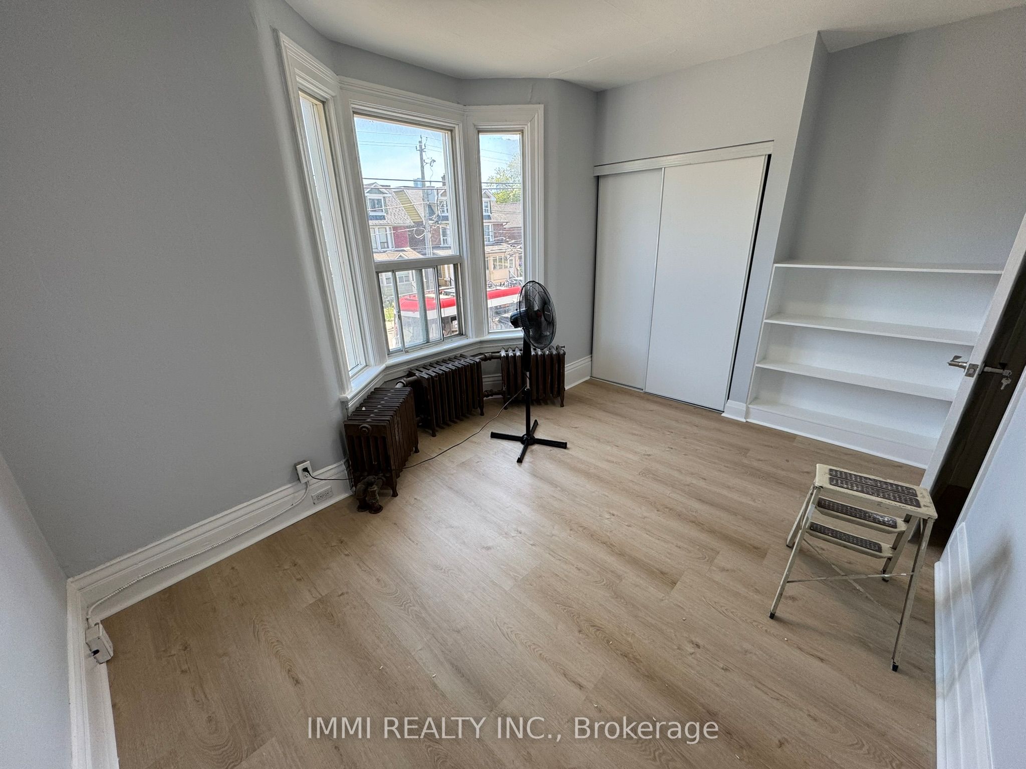 Unit 201 - 618 Bathurst Street, Toronto 3