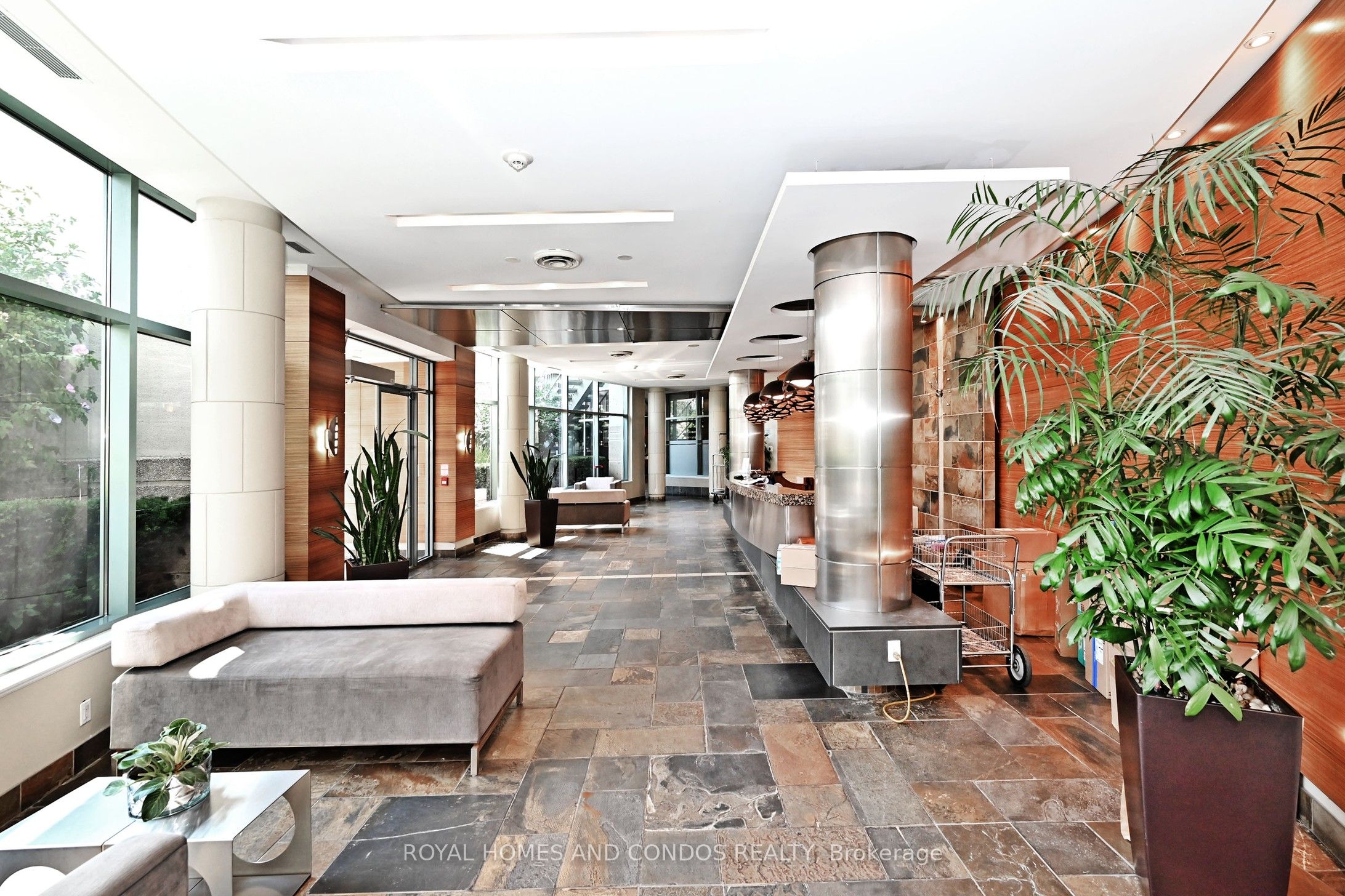 Unit 618 - 230 Queens Quay W Quay, Toronto 4