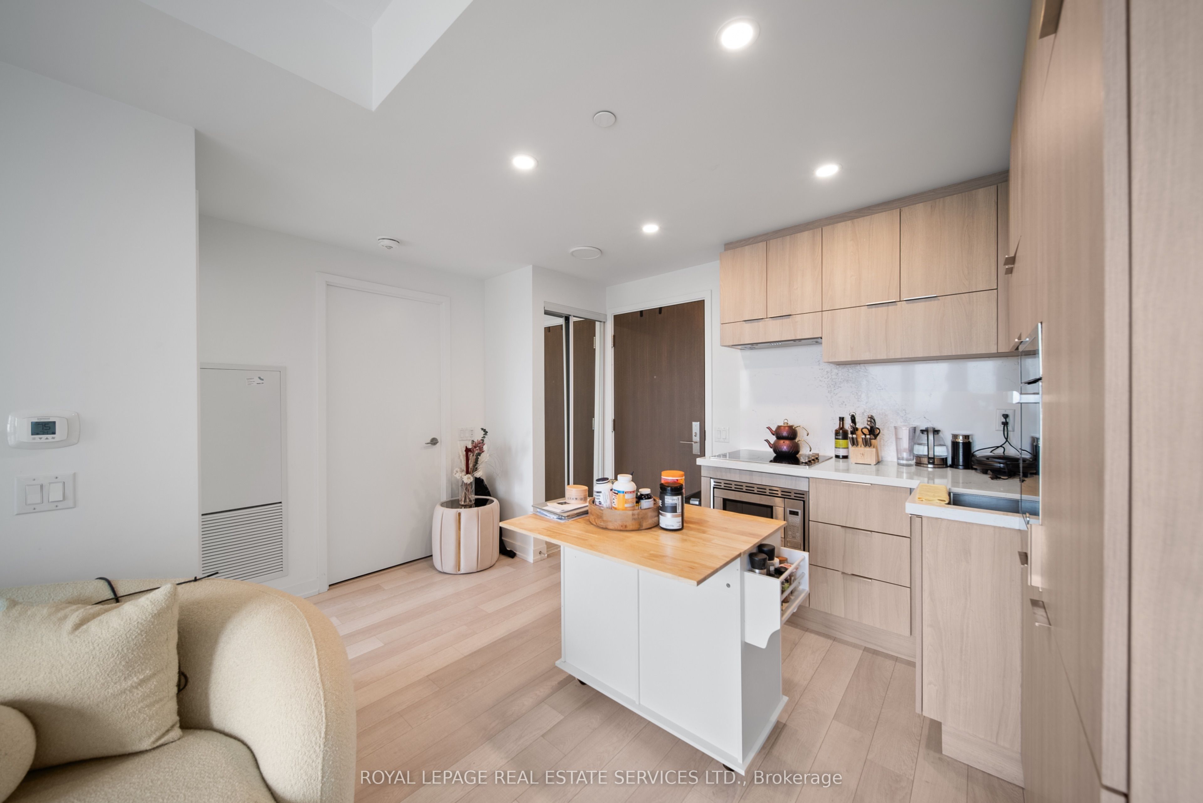 Unit 4207 - 39 Roehampton Avenue, Toronto 2