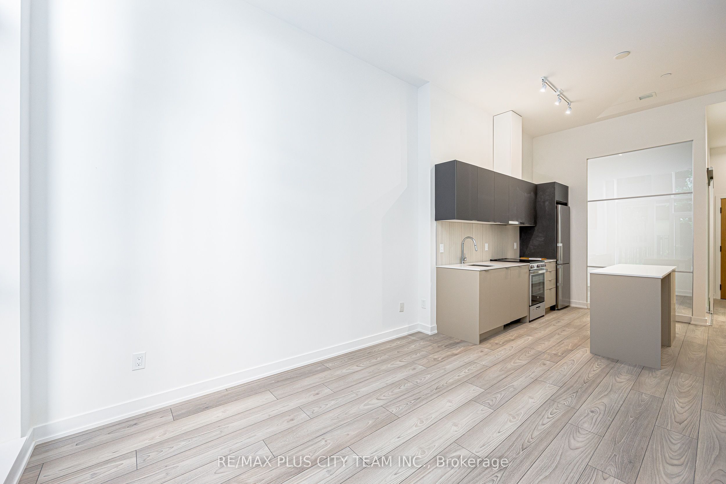 Unit 105 - 8 Tippett Road, North York 3
