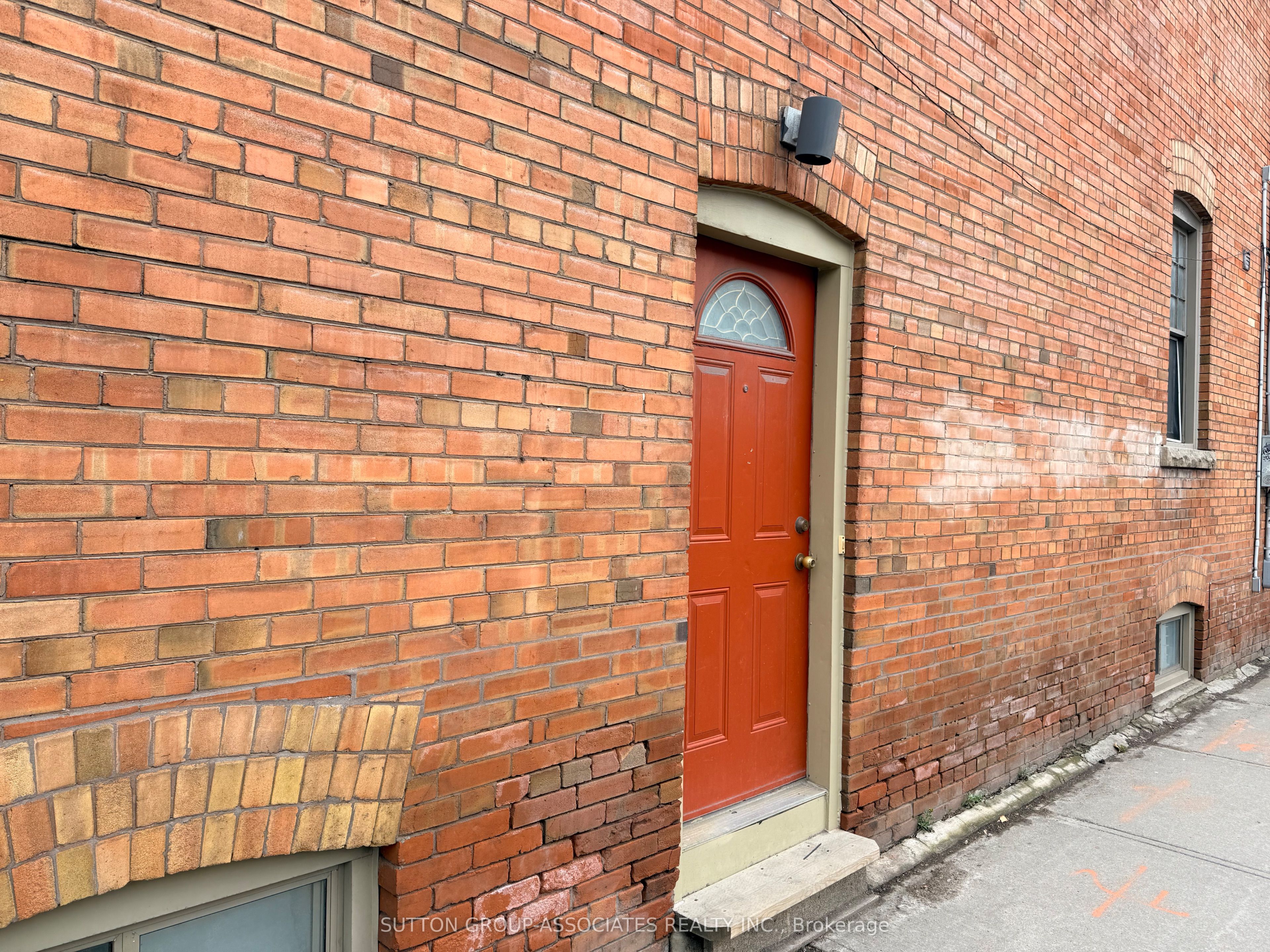 Unit Main - 184 Madison Avenue, Toronto 2