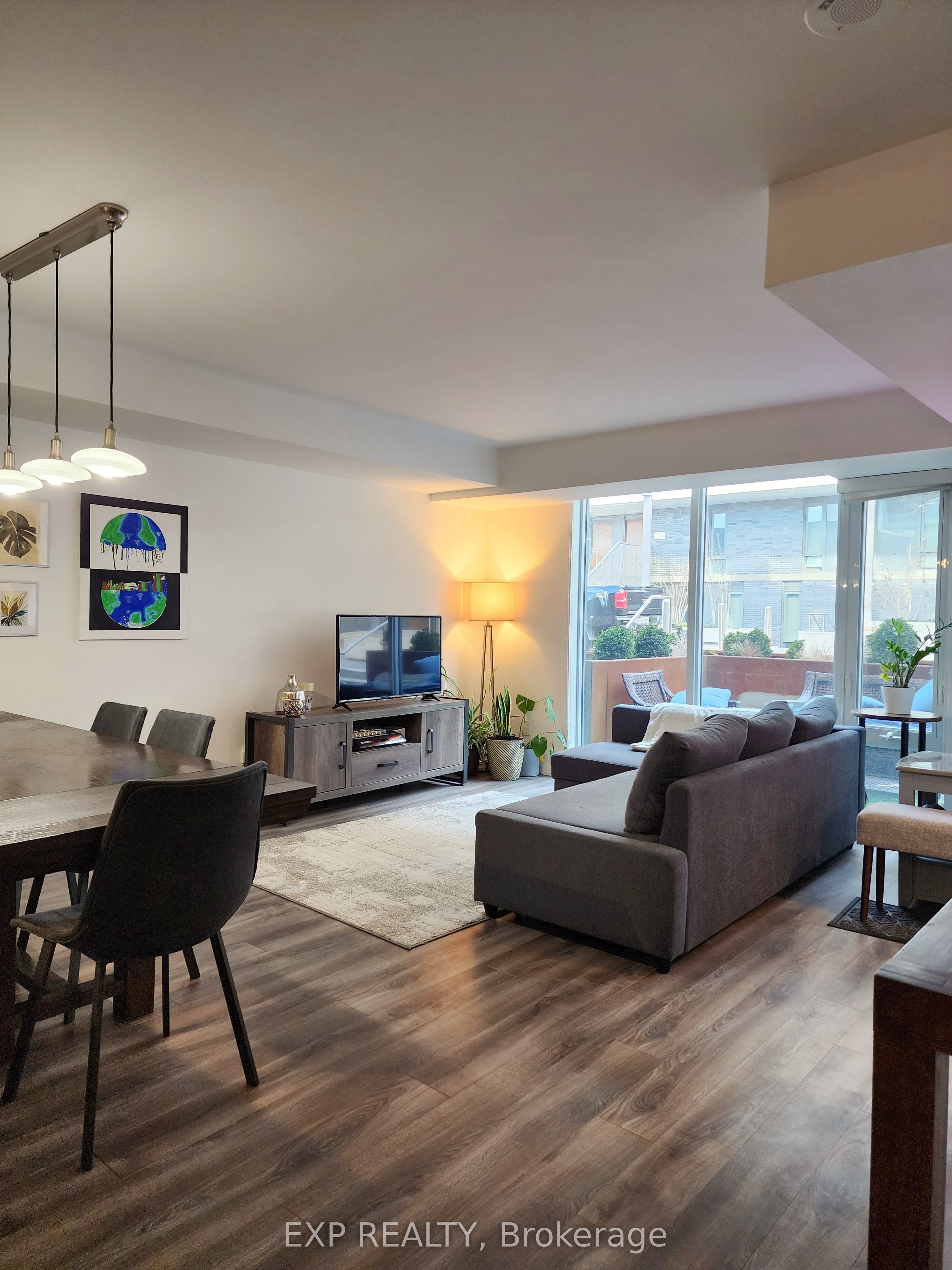 Unit 7 - 106 Varna Drive, North York 2