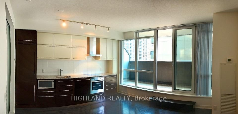 Unit 408 - 770 Bay Street, Toronto 4