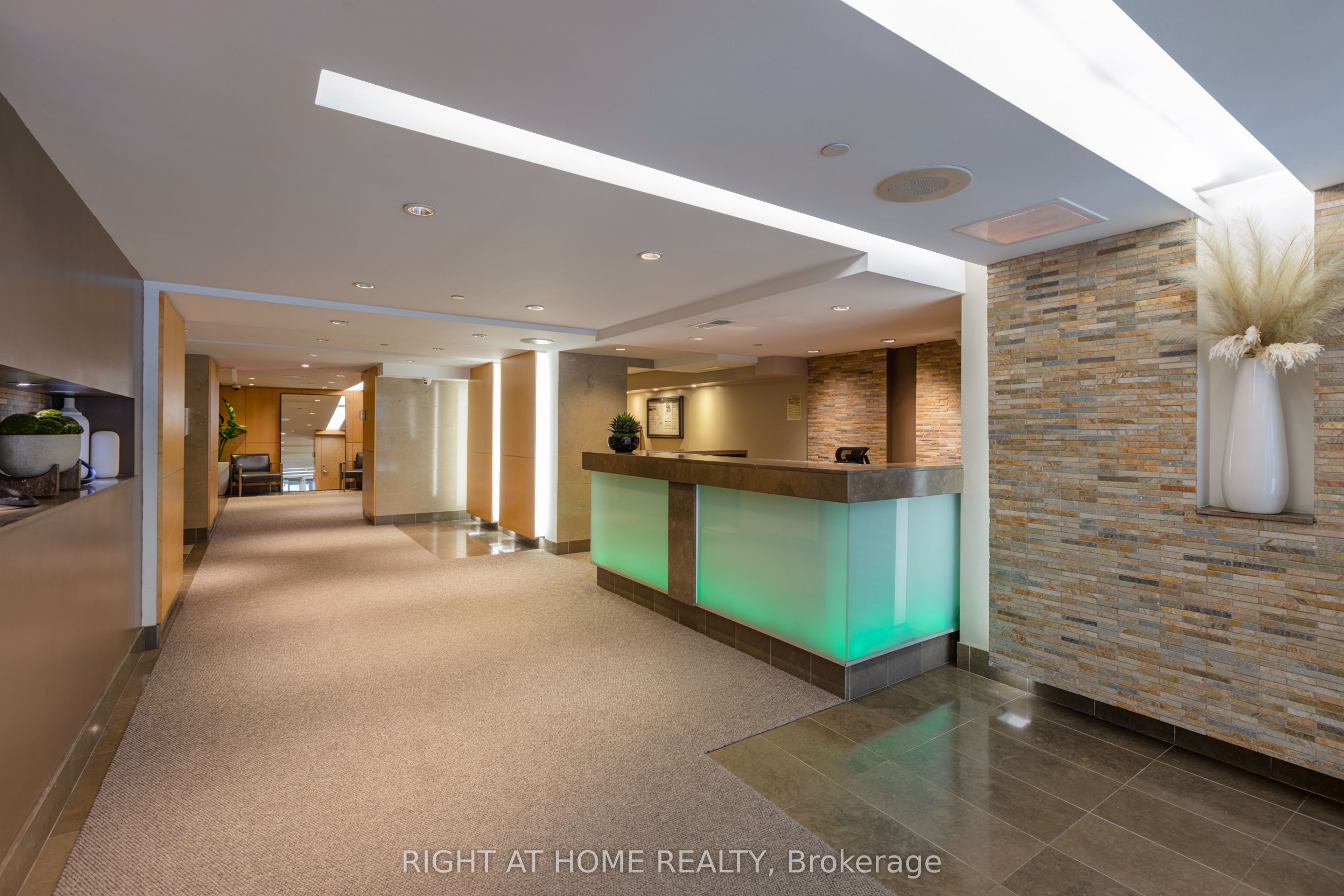 Unit 905 - 220 Victoria Street, Toronto 3