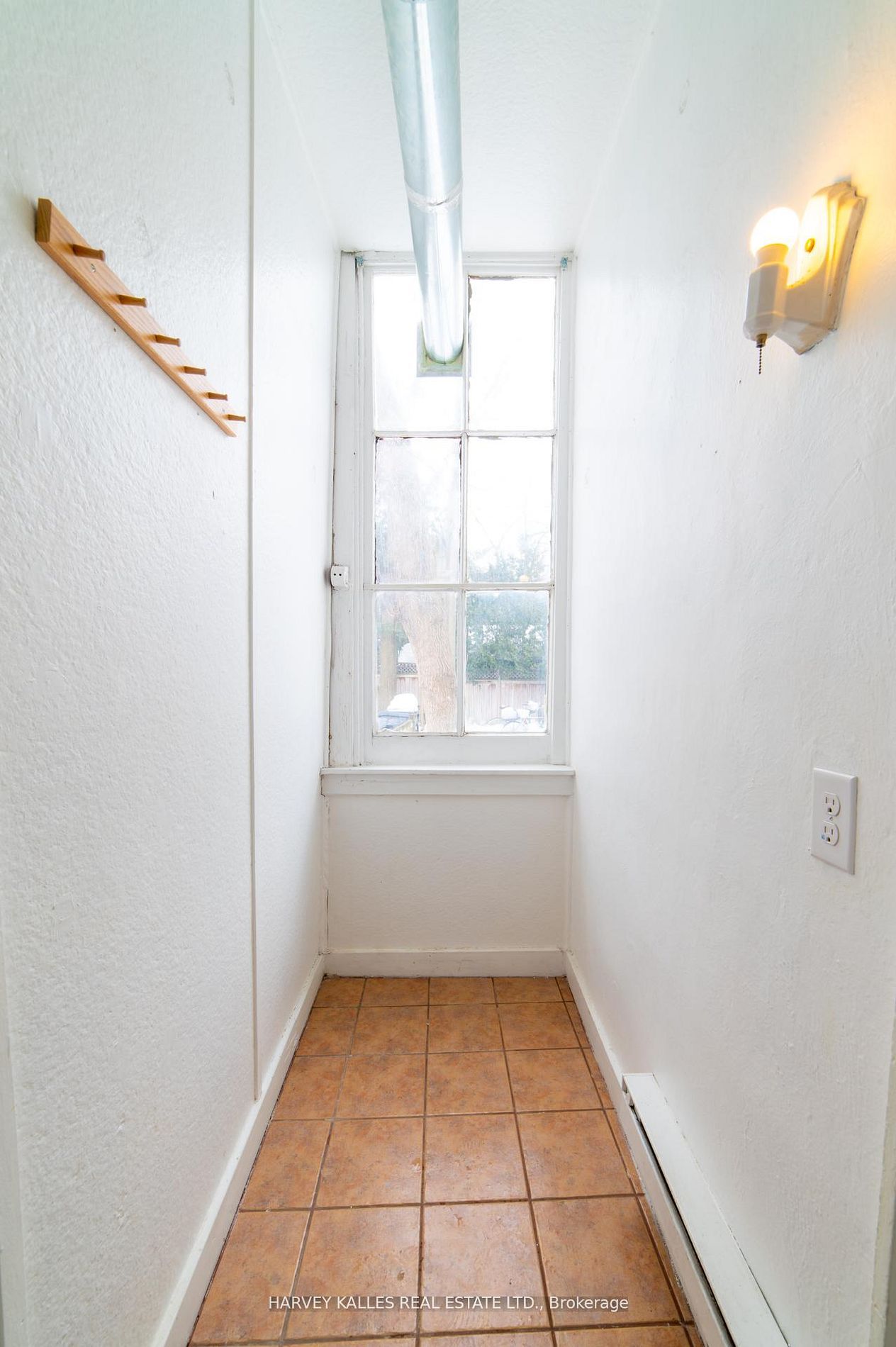 Unit 100 - 678 Huron Street, Toronto 2