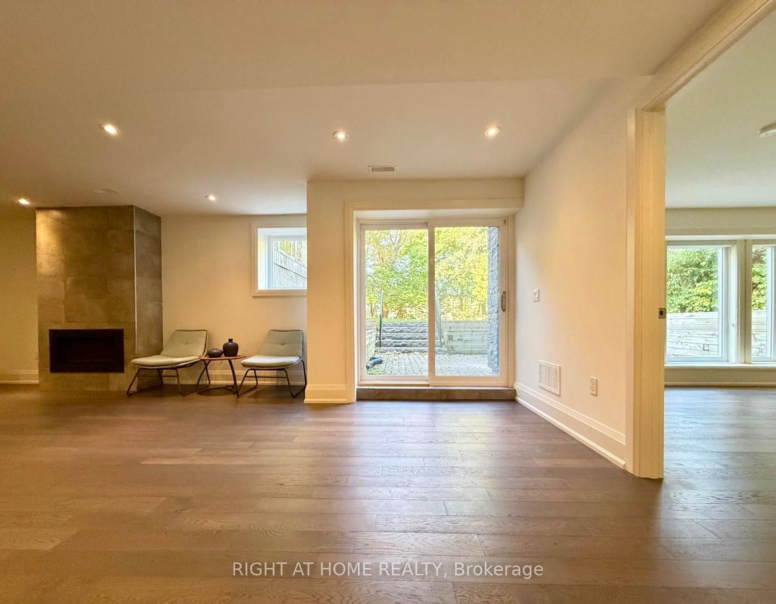 Unit Basemnt - 56 Lloydminster Crescent, North York 4