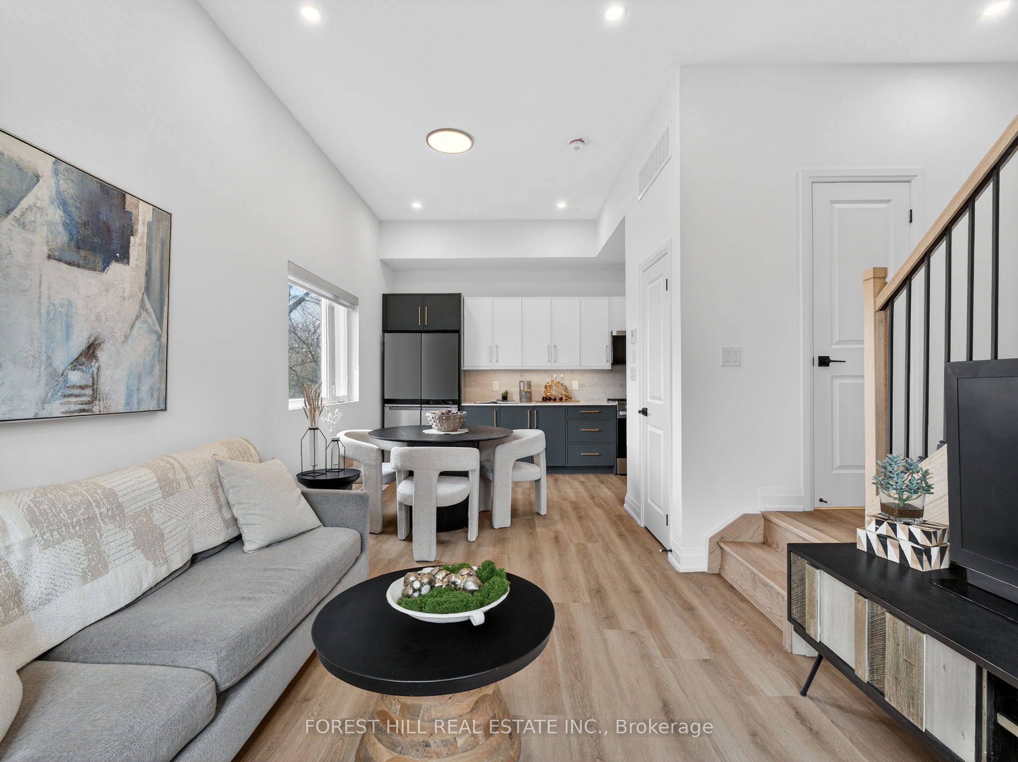 Unit D - 5 Hopperton Drive, North York 5