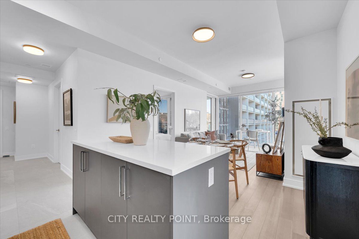 Unit 201 - 664 Spadina Avenue, Toronto 4