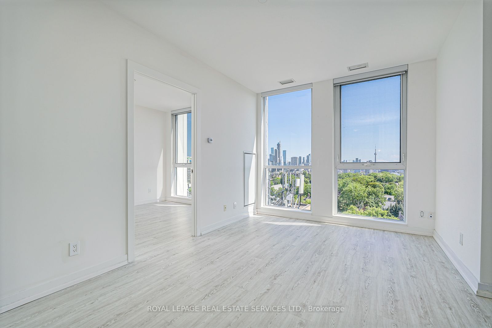 Unit 1110 - 223 St Clair Avenue W, Toronto 4