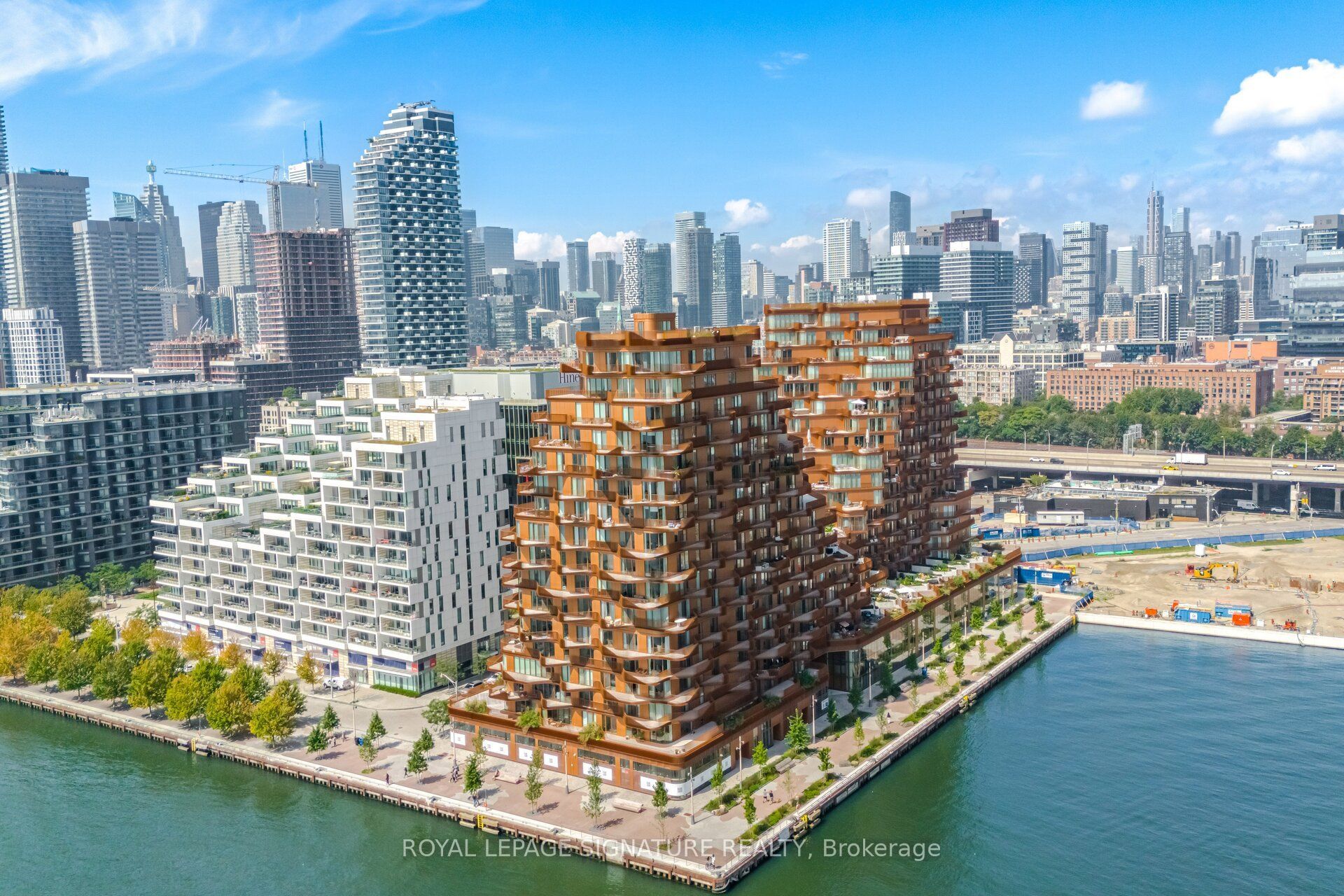 Unit 411 - 155 Merchant's Wharf Street W, Toronto 3