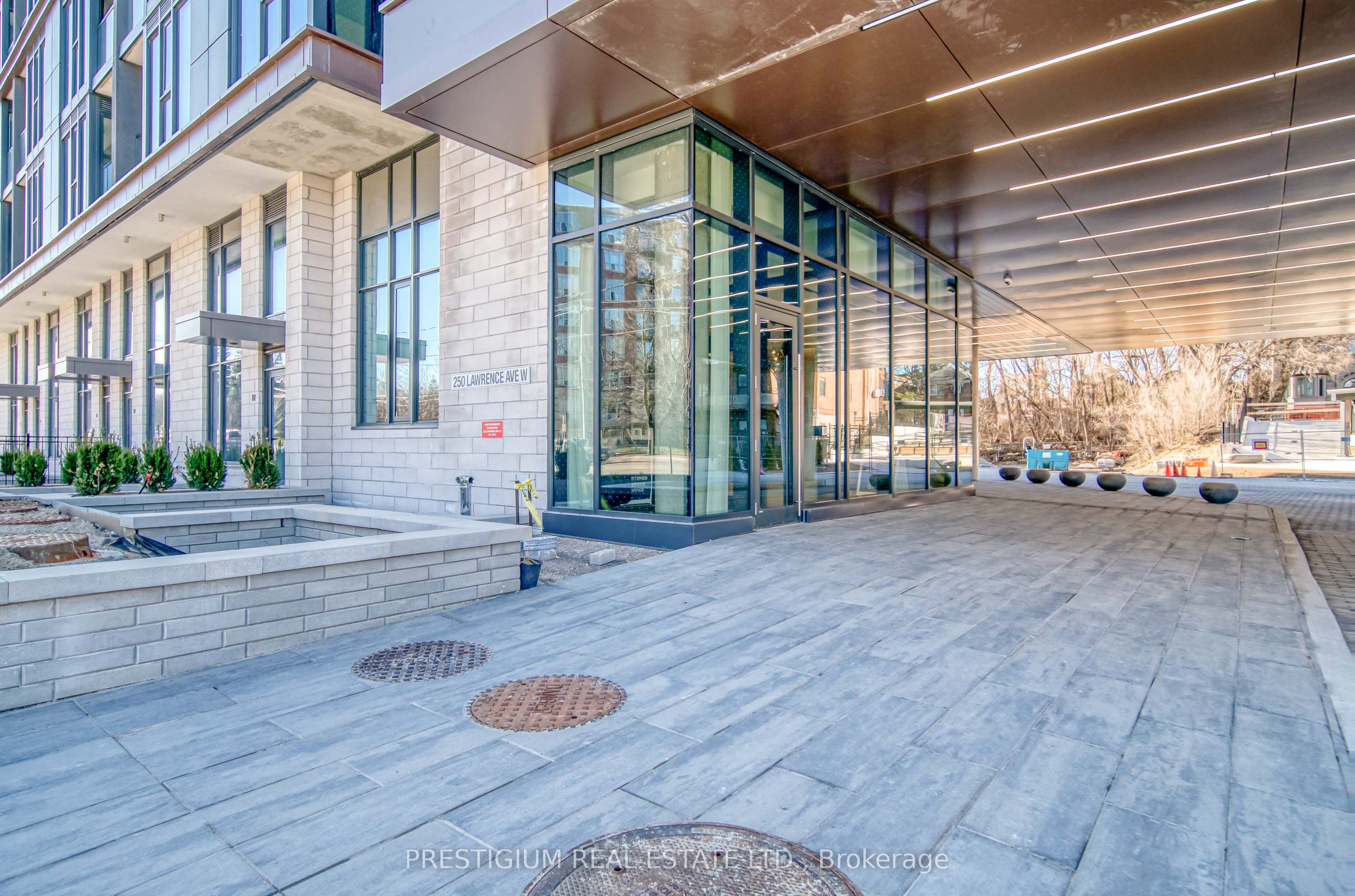 Unit 213 - 250 Lawrence Avenue W, Toronto 2