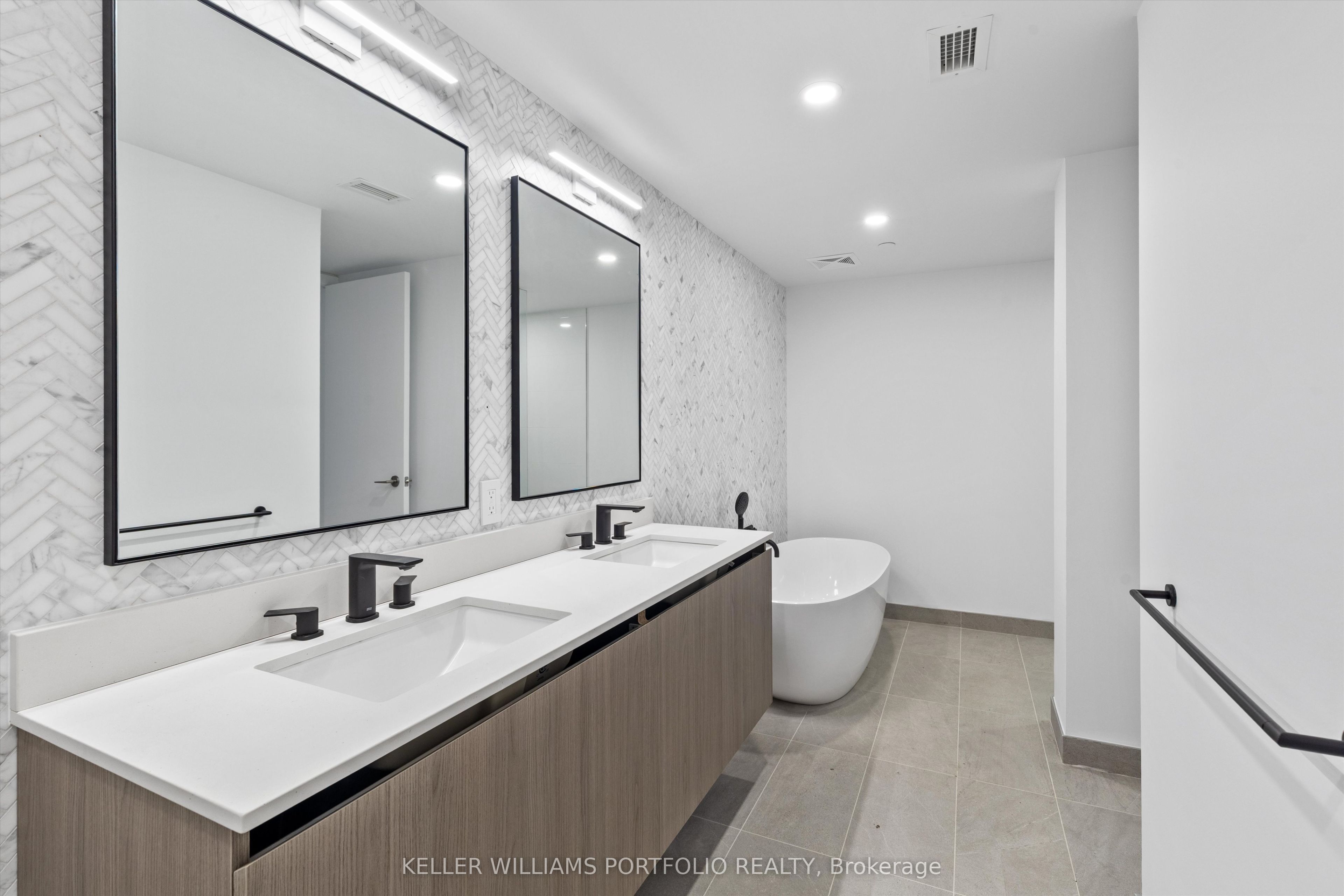 Unit 9 - 1720 Bayview Avenue, Toronto 5