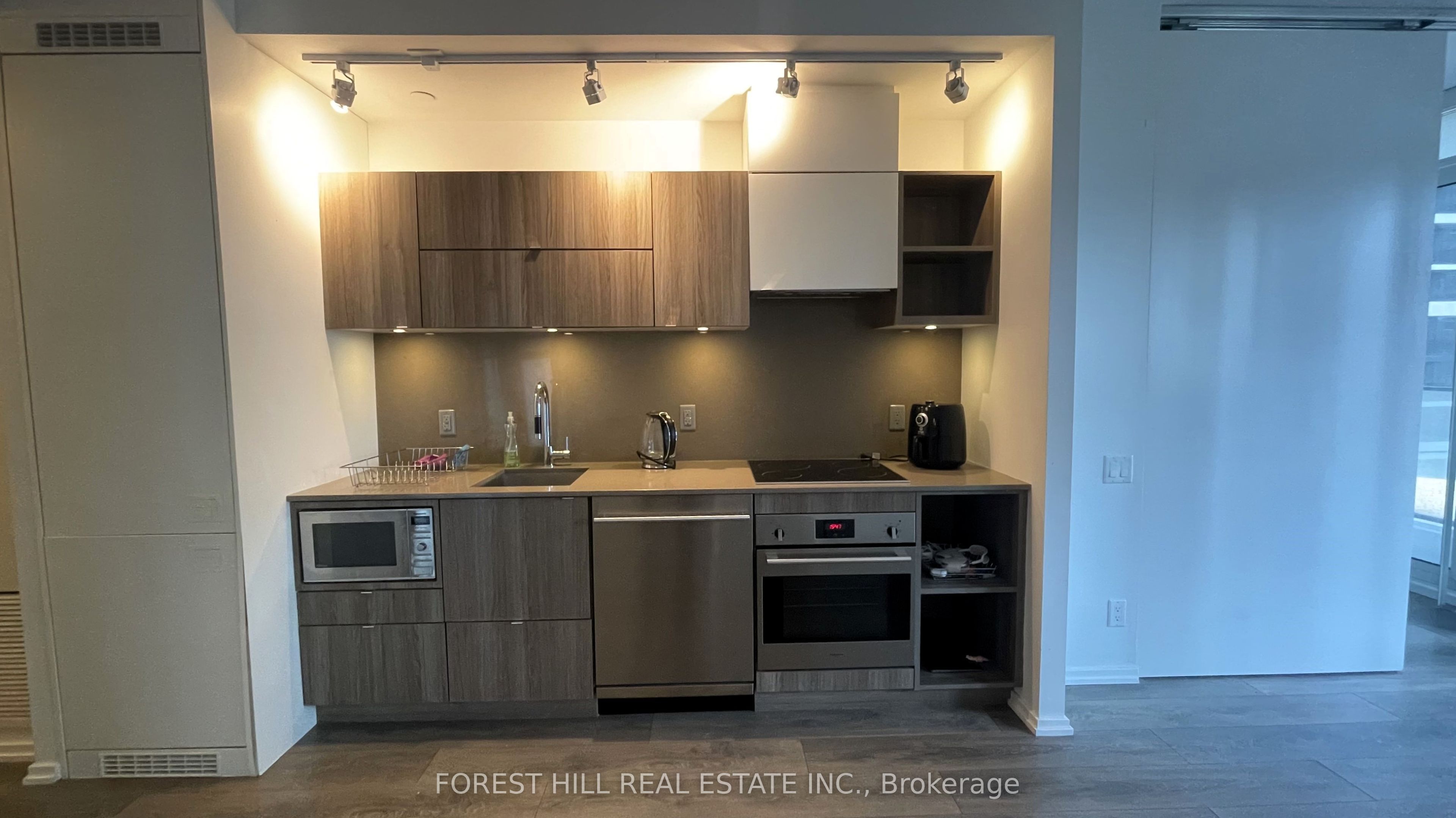 Unit 1110 - 125 Peter Street, Toronto 3