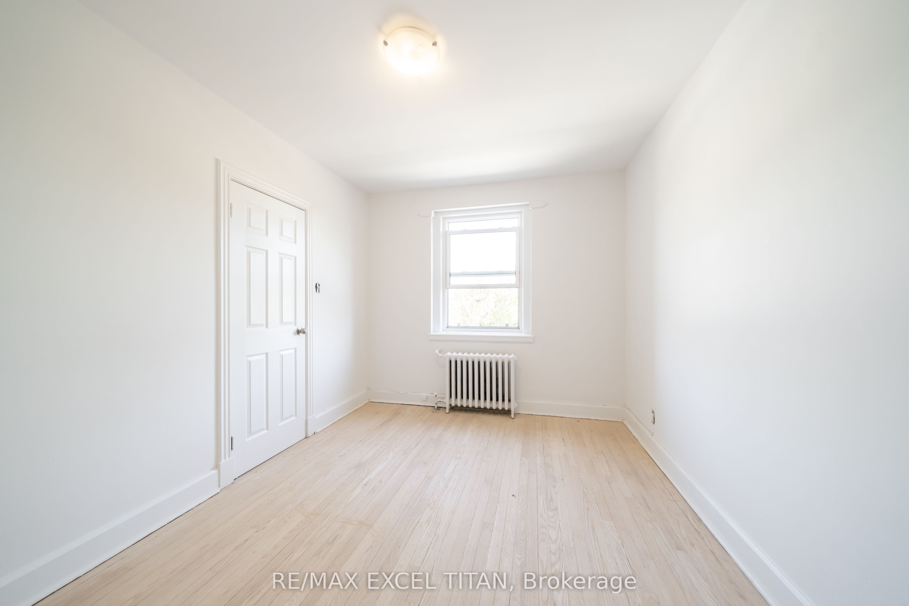 Unit 4 - 1 Mallory Gardens, Toronto 5