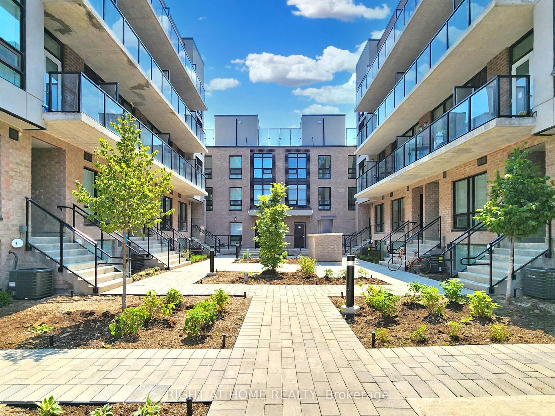 Unit 30 - 851 Sheppard Avenue W, North York 2
