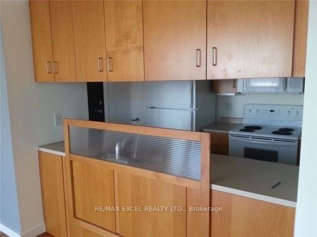 Unit 1604 - 285 Mutual Street, Toronto 5