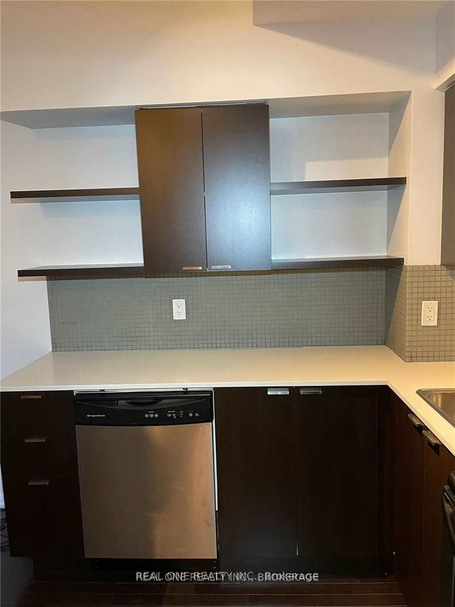 Unit 204 - 35 Hayden Street, Toronto 5
