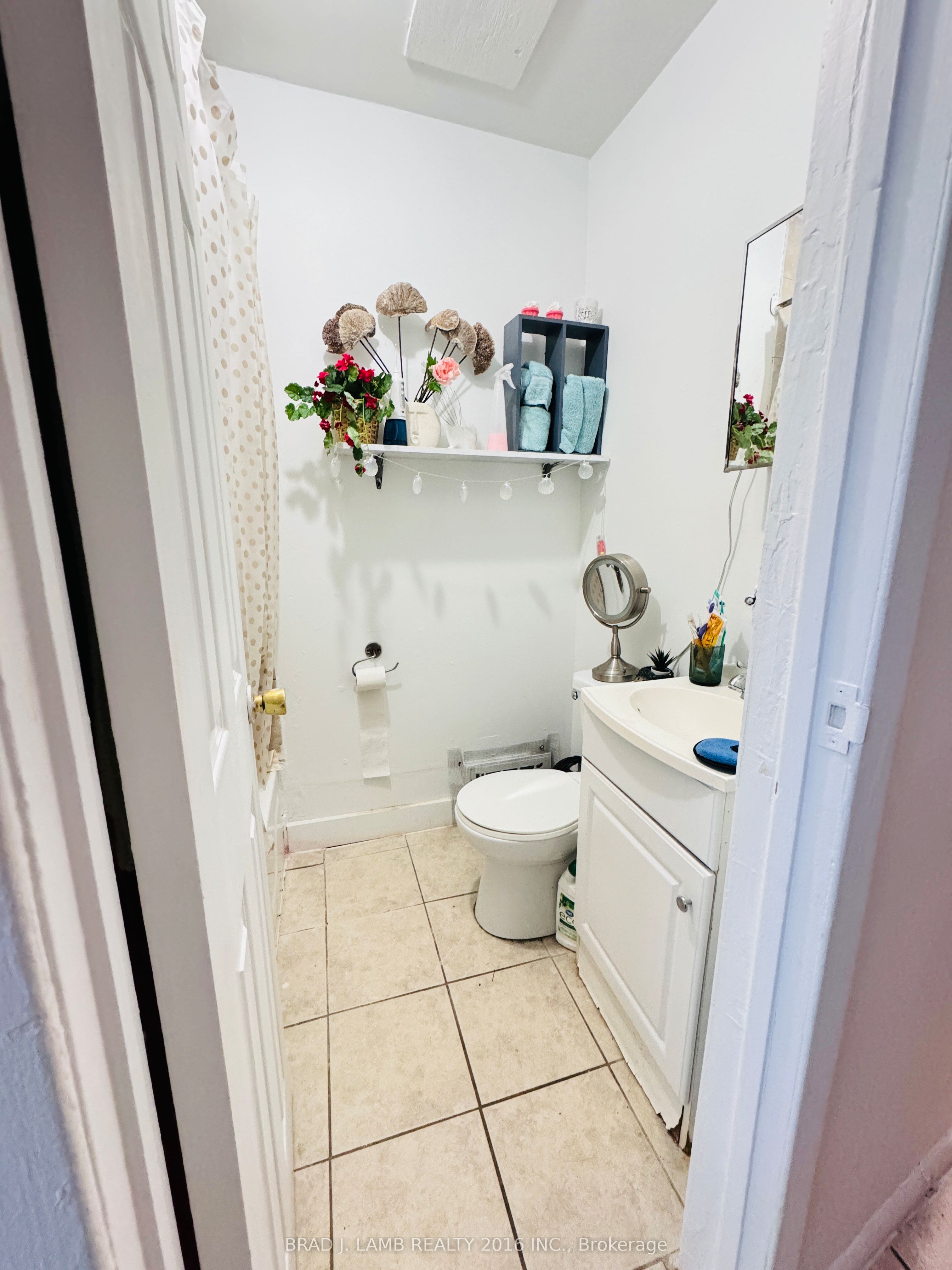 Unit 1 - 552 Dupont Street, Toronto 5