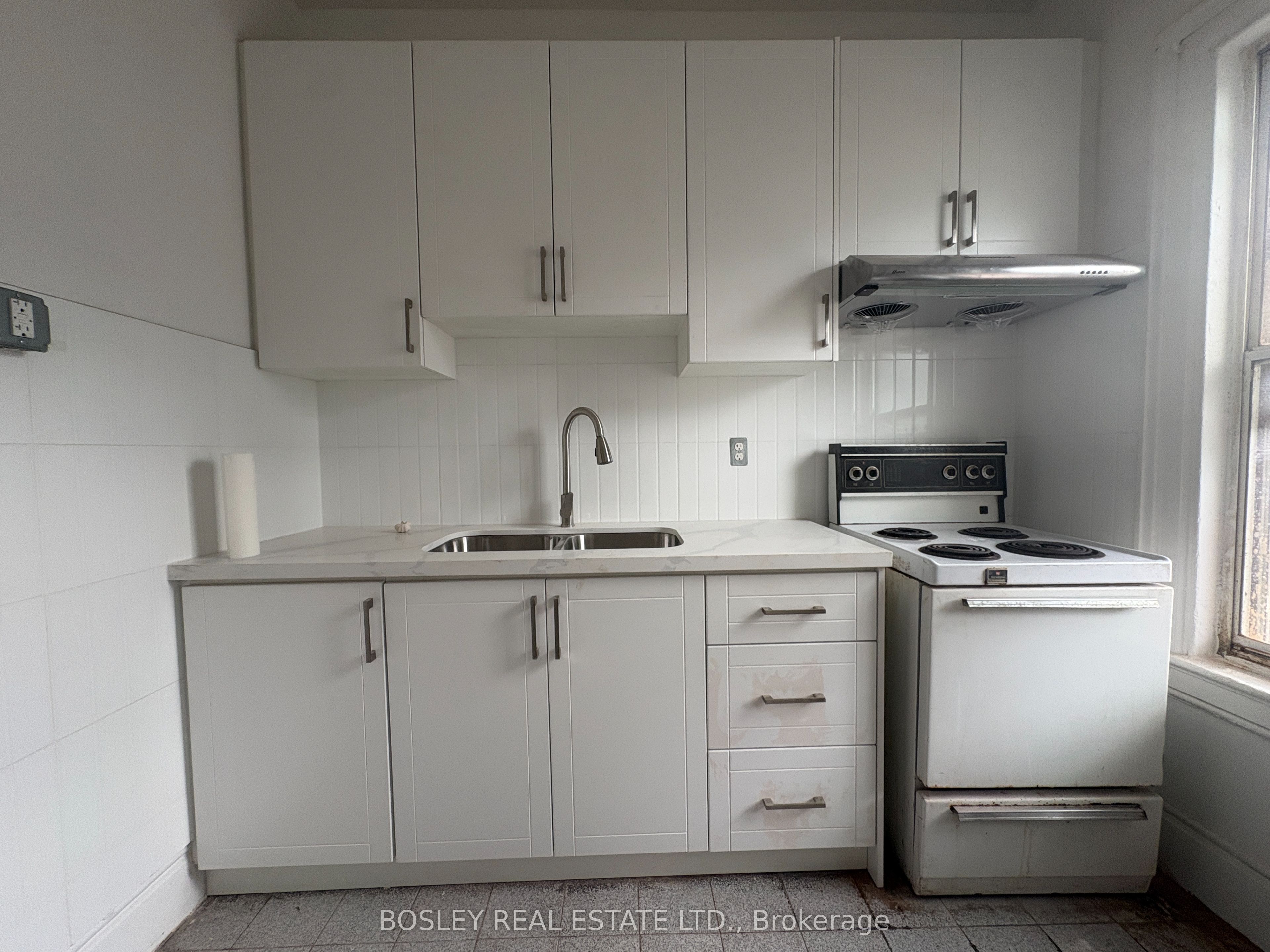 Unit Upper - 14 D'Arcy Street, Toronto 2