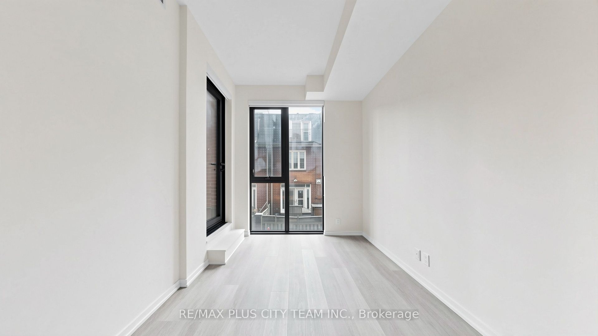 Unit 204 - 109 Erskine Avenue, Toronto 3