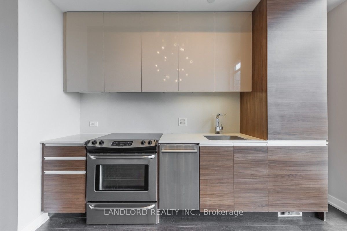 Unit 607 - 8 Gladstone Avenue, Toronto 2