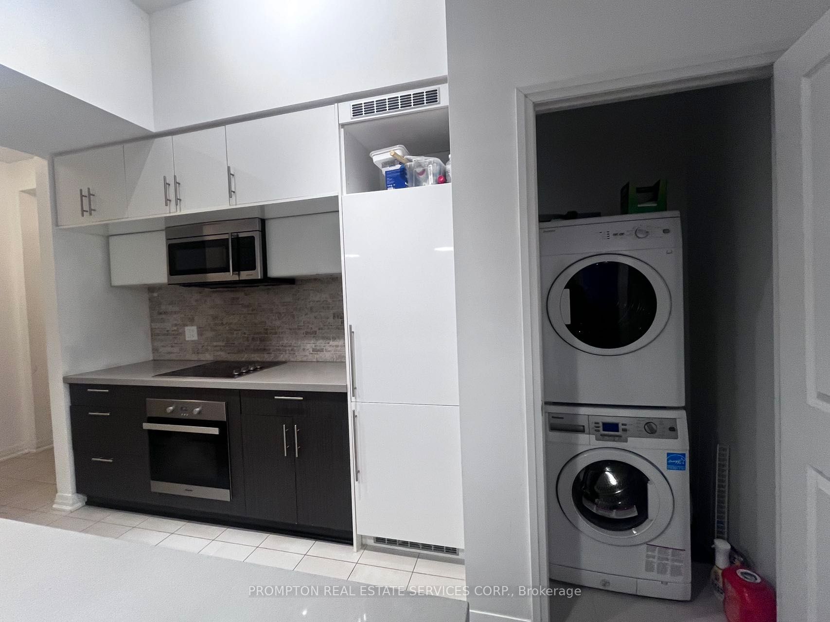 Unit 207 - 8 Mercer Street, Toronto 4