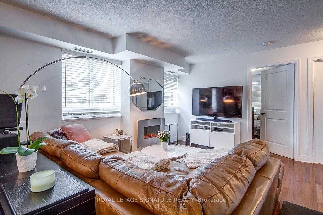 Unit 503 - 35 Balmuto Street, Toronto 5