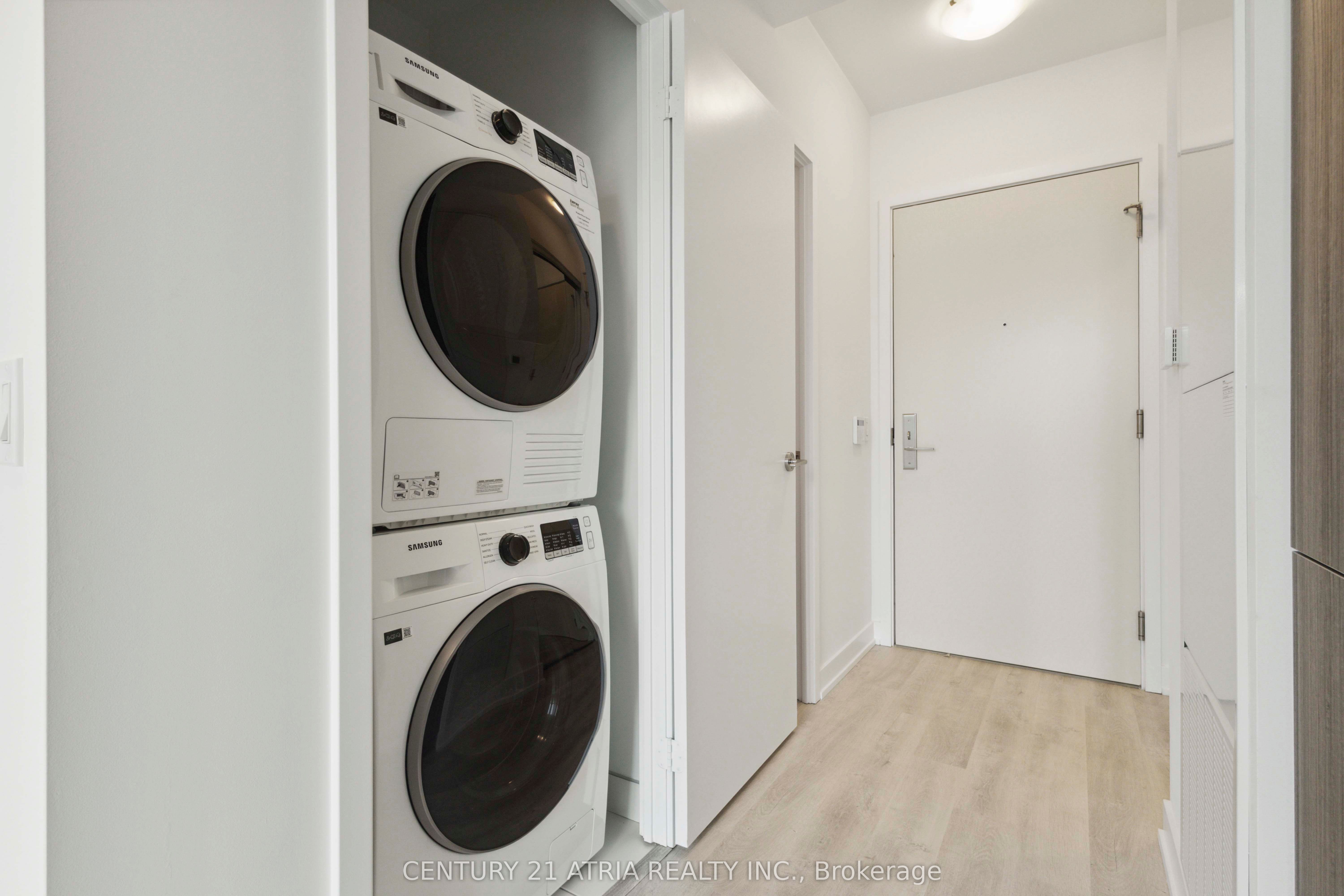 Unit 302 - 15 Richardson Street, Toronto 5