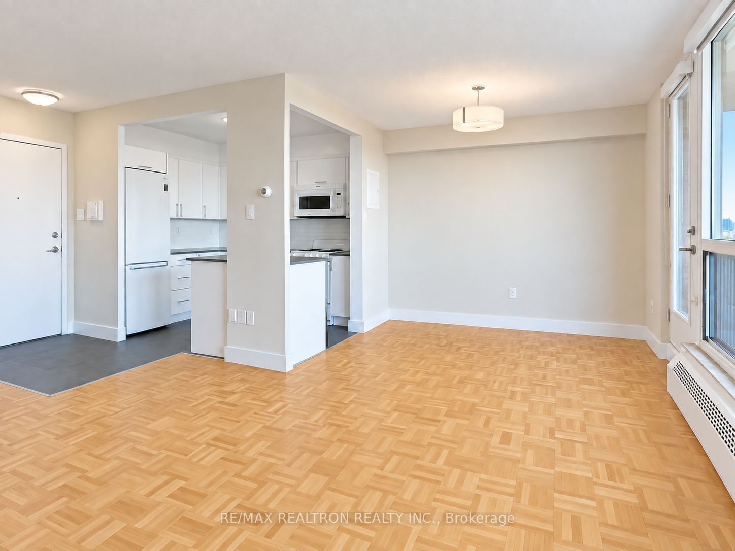 Unit 2209 - 666 Spadina Avenue, Toronto 3
