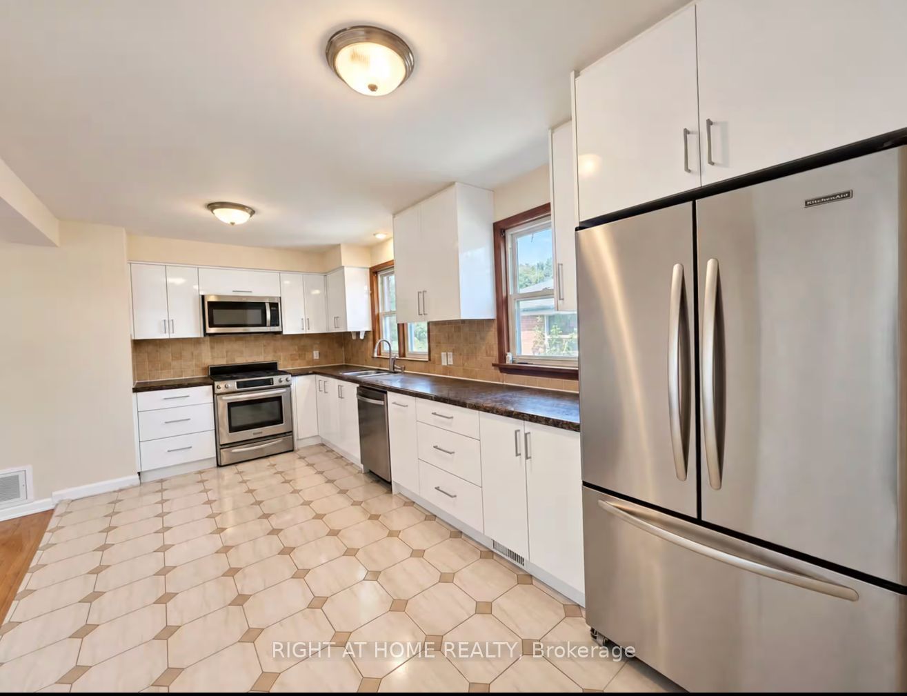 Unit UPPER LEVEL - 26 Wedgewood Drive, North York 5