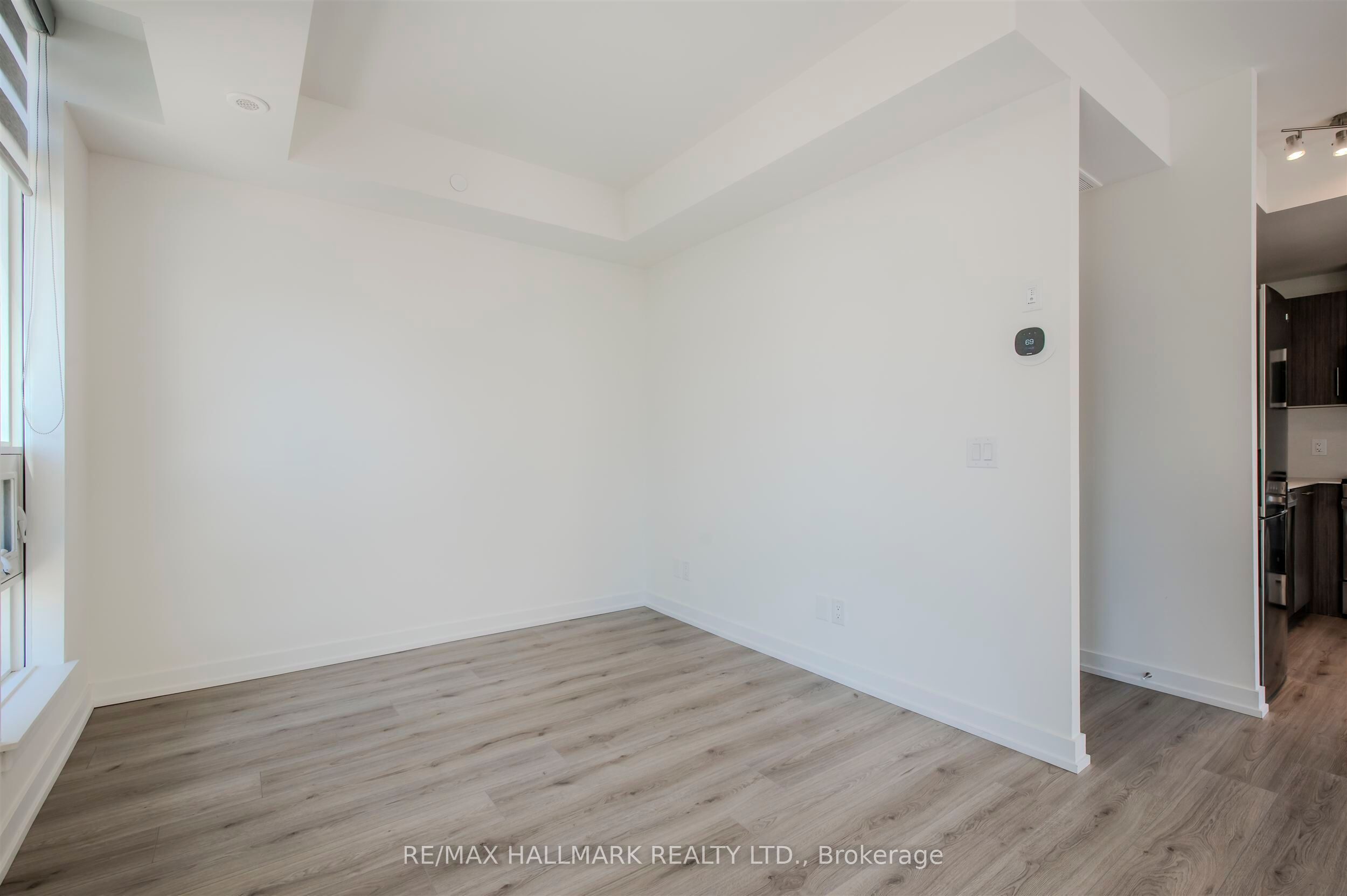 Unit 2nd floor - 10-851 Sheppard Avenue W, North York 2