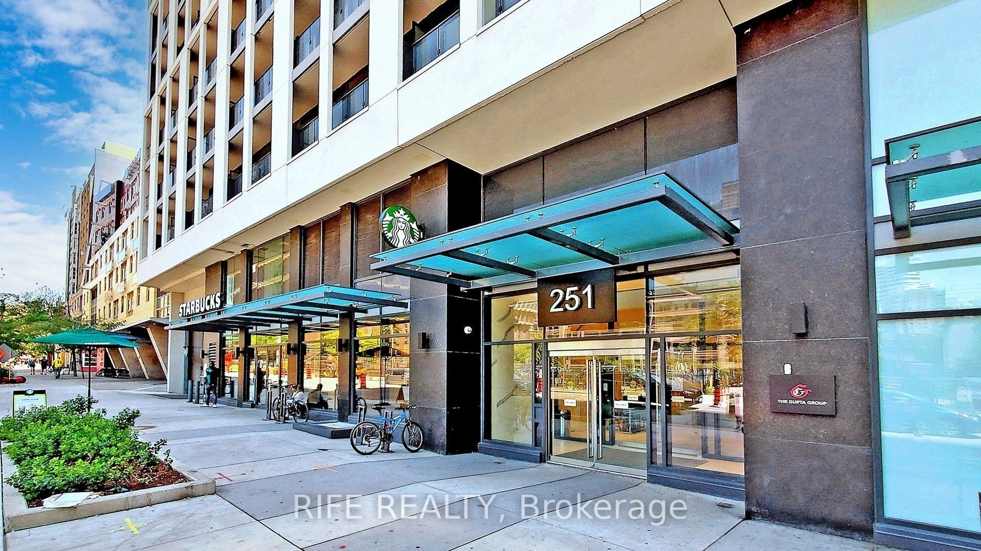 Unit 830 - 251 Jarvis Street, Toronto 3
