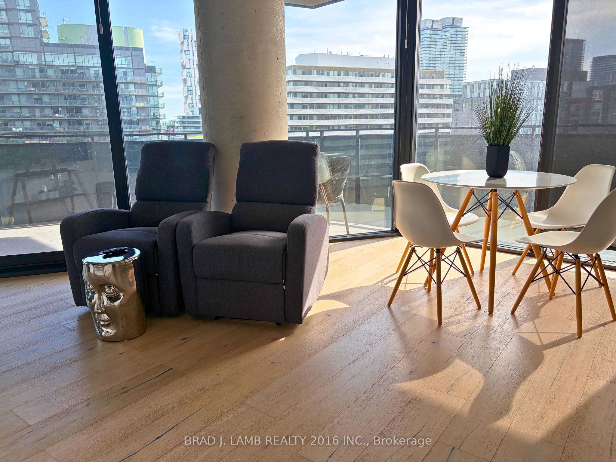 Unit 604 - 21 Lawren Harris Square, Toronto 5