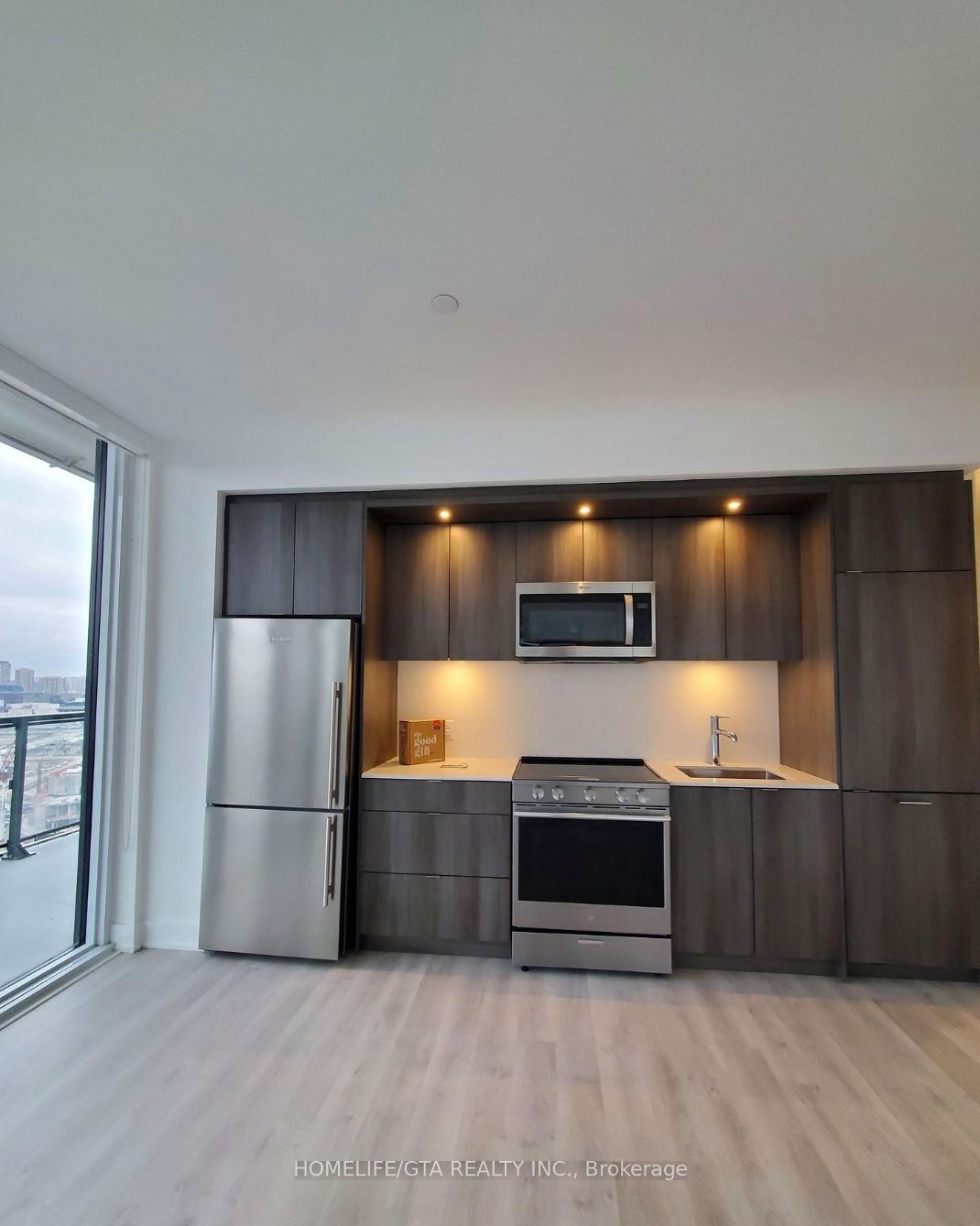 Unit 2203 - 30 Inn On The Park Drive, North York 5