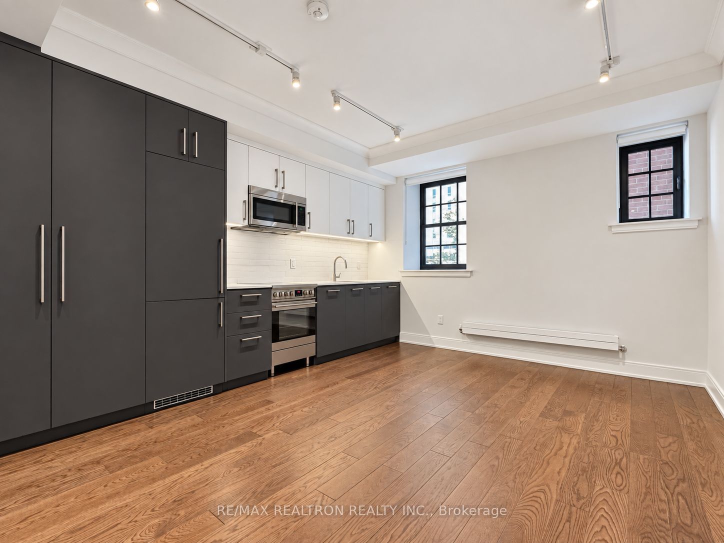Unit 120 - 2 Clarendon Avenue, Toronto 2
