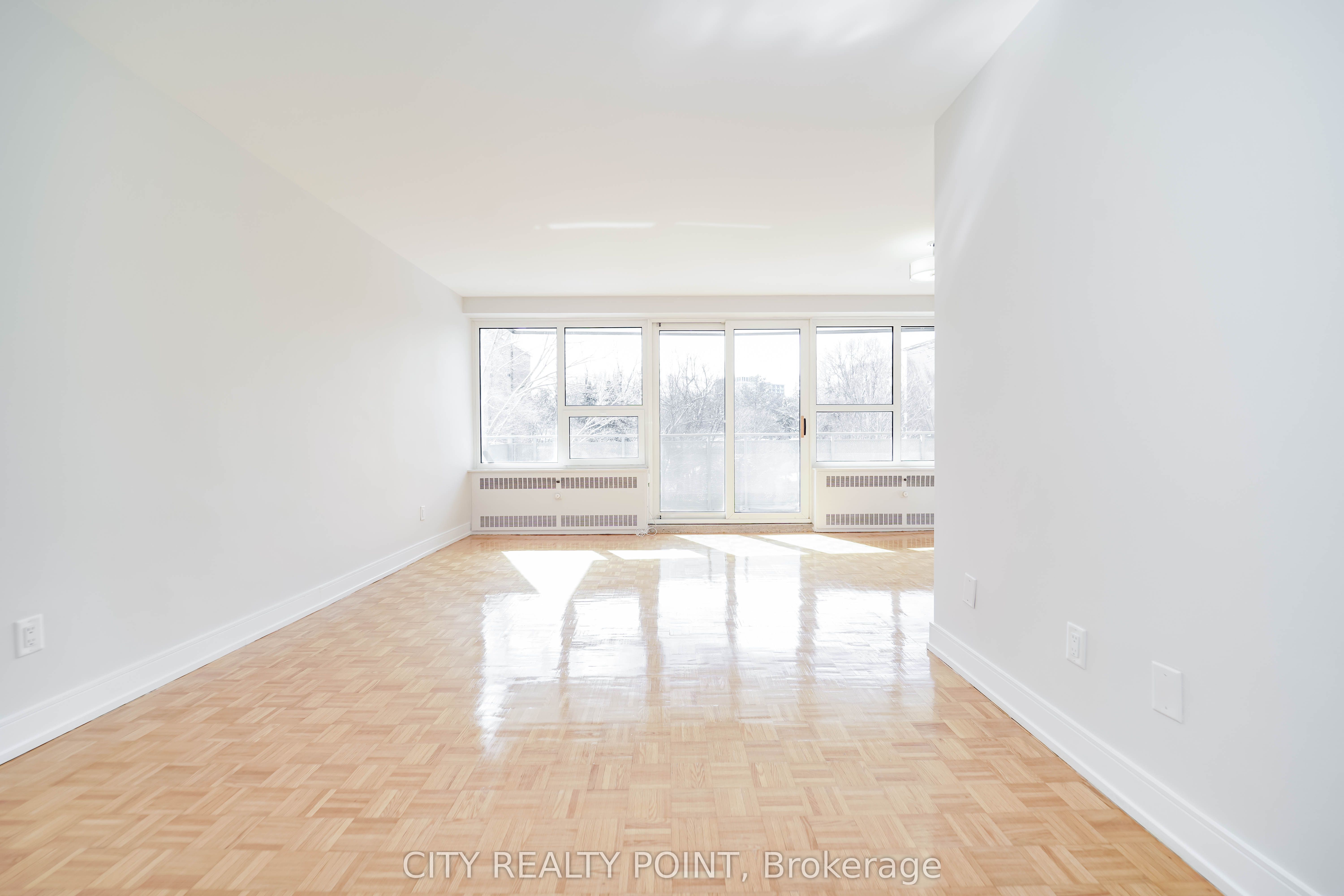 Unit 507 - 10 Shallmar Boulevard, Toronto 3