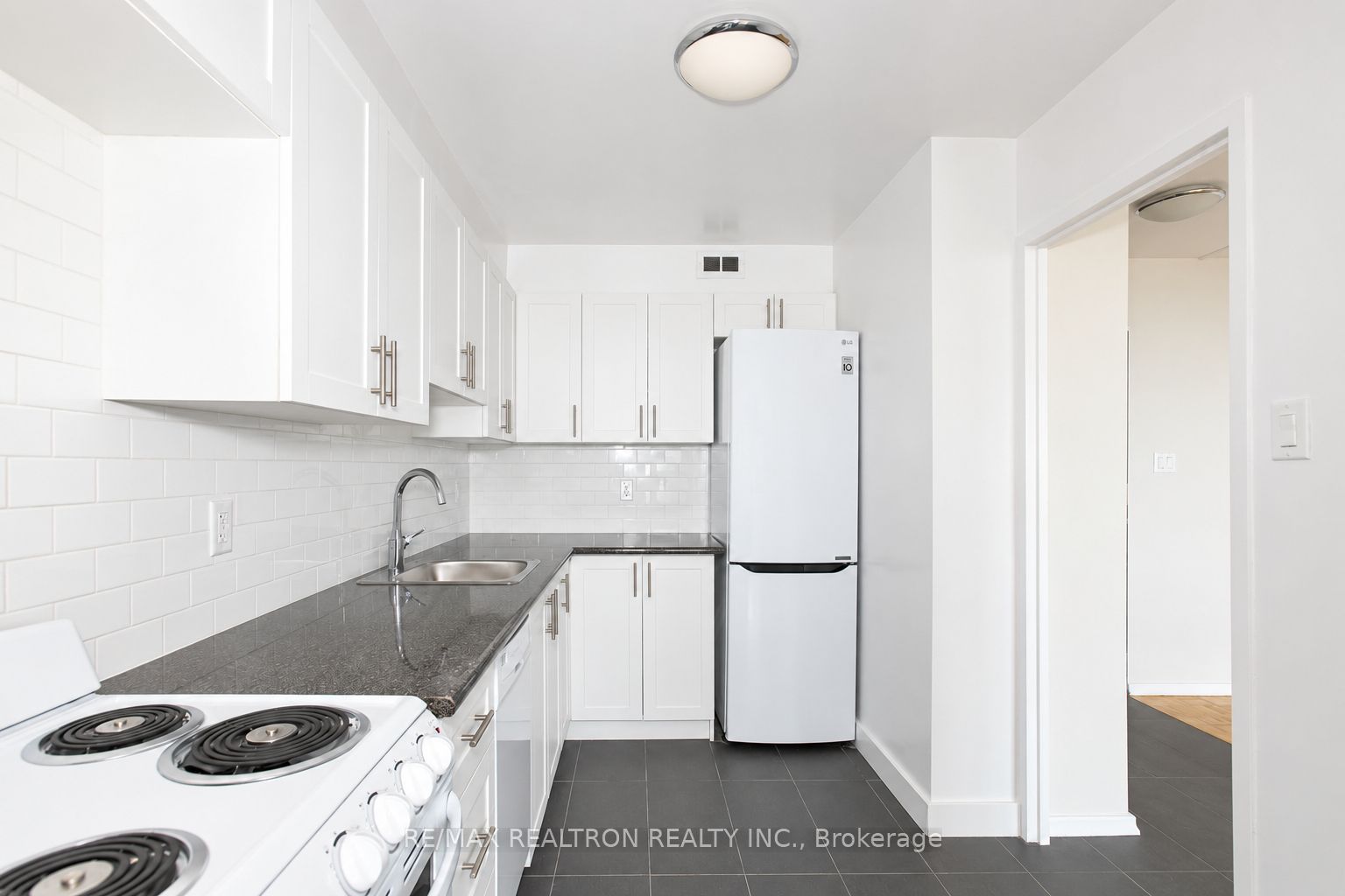 Unit 1110 - 6200 Bathurst Street, North York 3