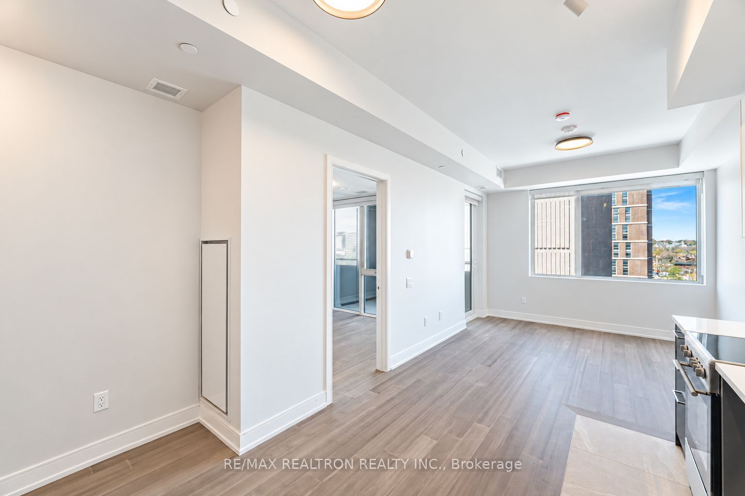 Unit 904 - 664 Spadina Avenue, Toronto 3