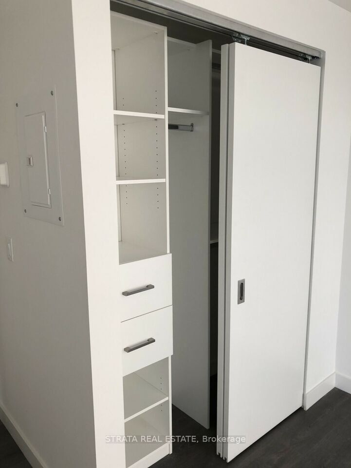 Unit 605A - 215 Queen Street W, Toronto 4