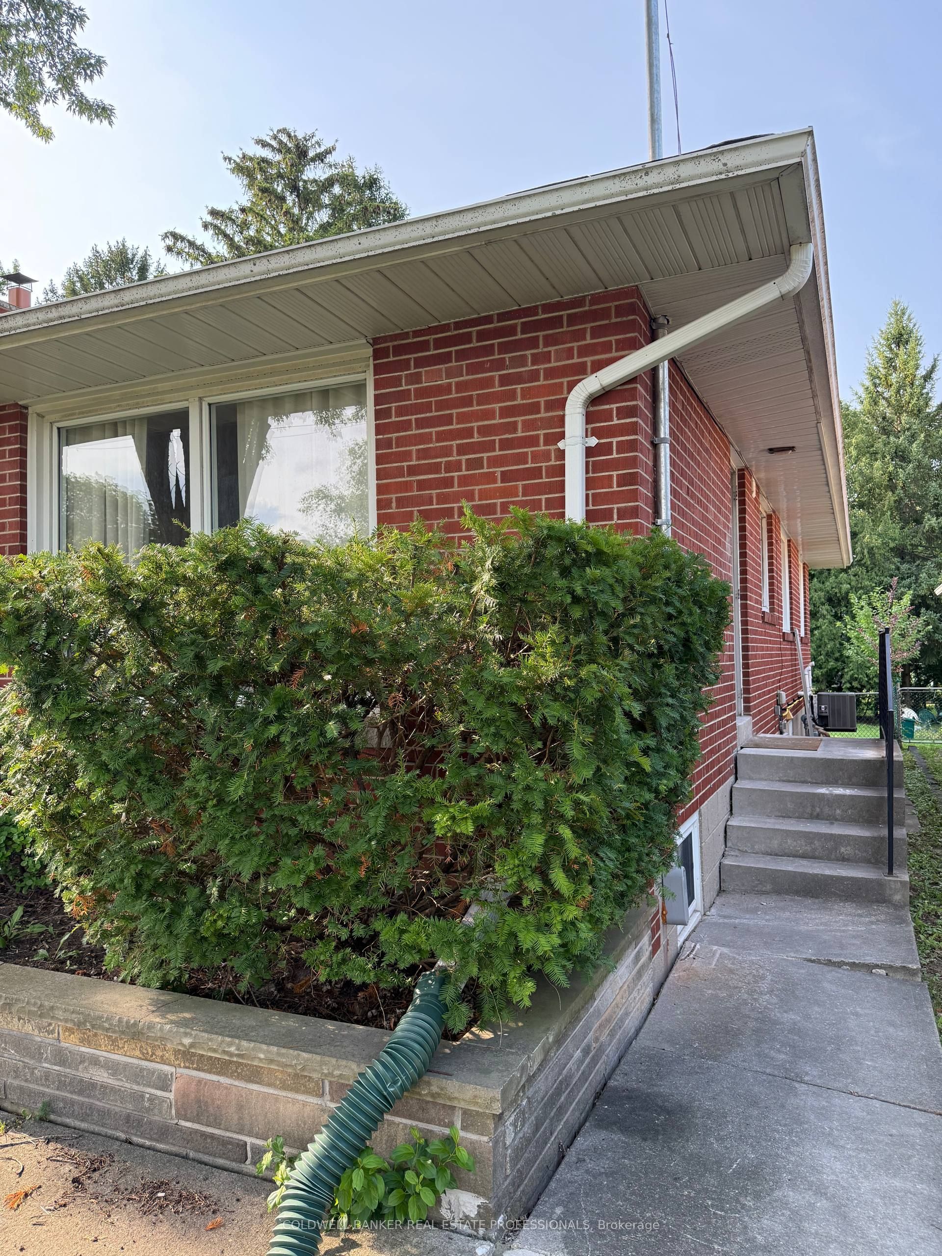 (Address not available), North York 2