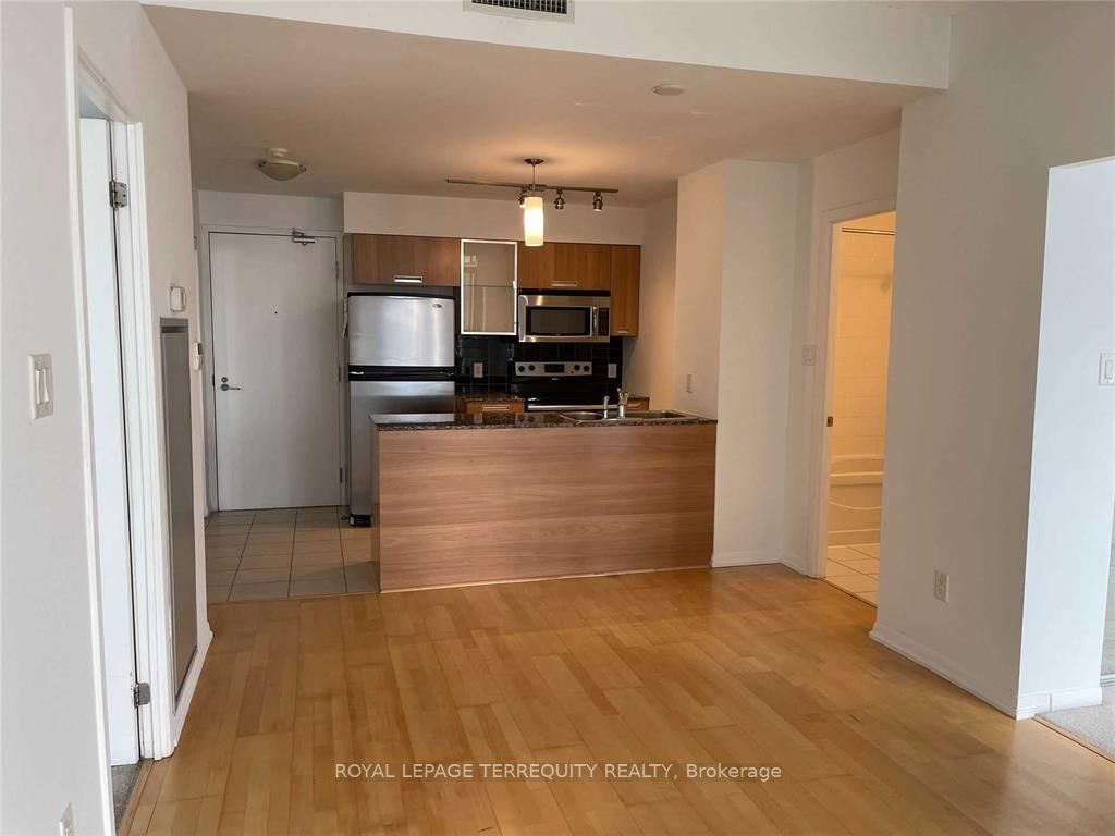 Unit 2101 - 38 Grenville Street, Toronto 3