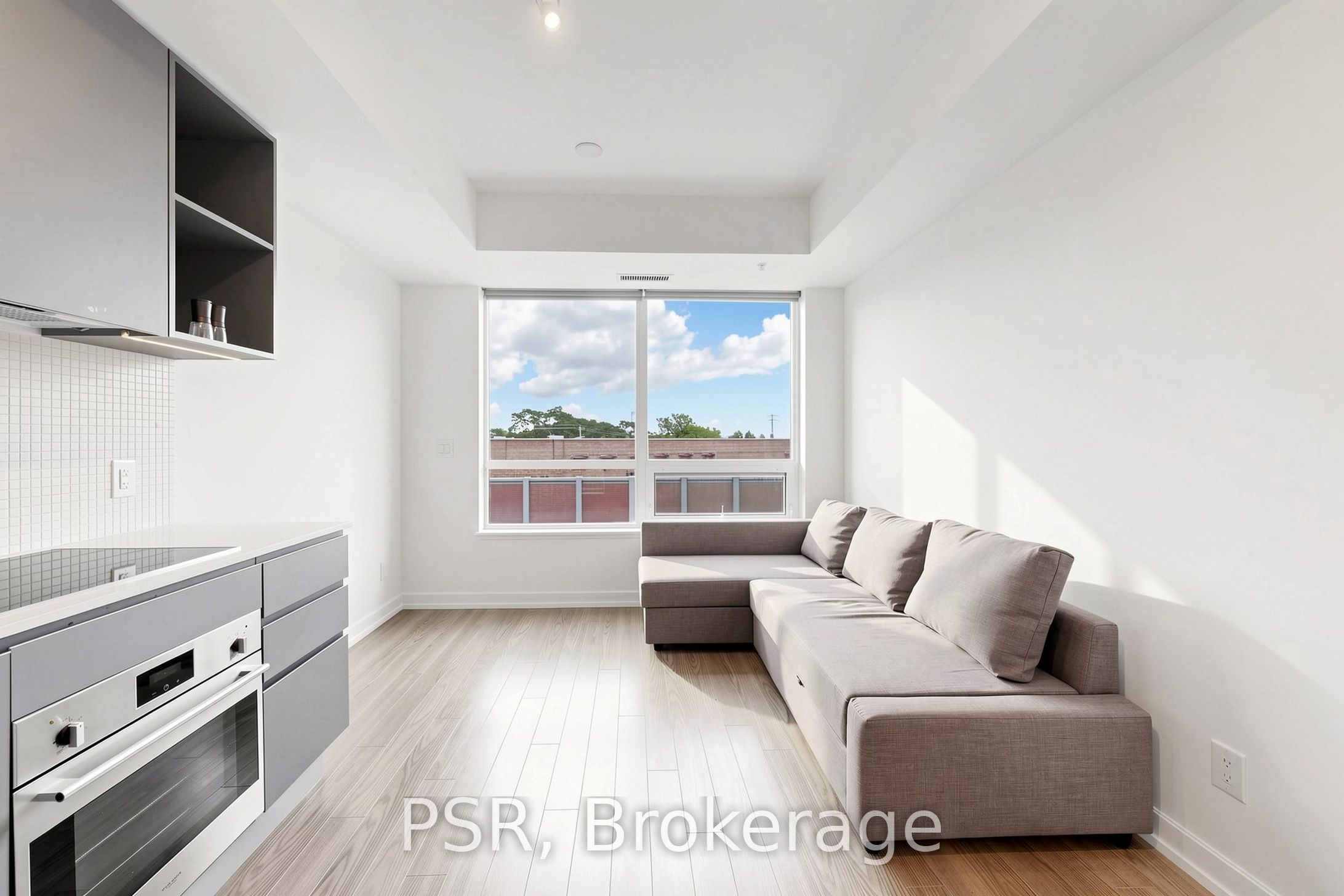 Unit 521 - 377 Madison Avenue, Toronto 5