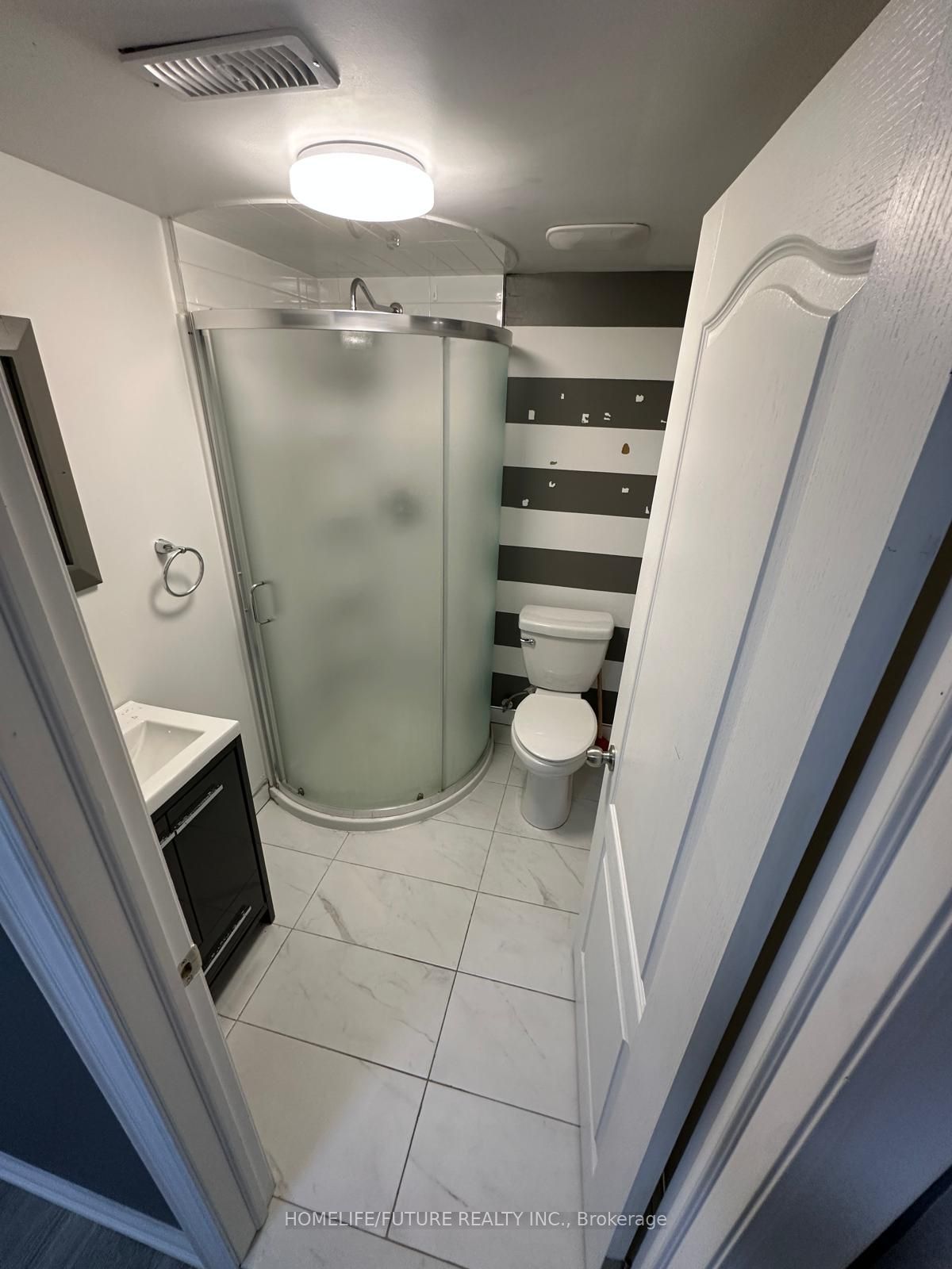 Unit Bsmt Unit 1 - 33 Oldborough Circle, North York 2