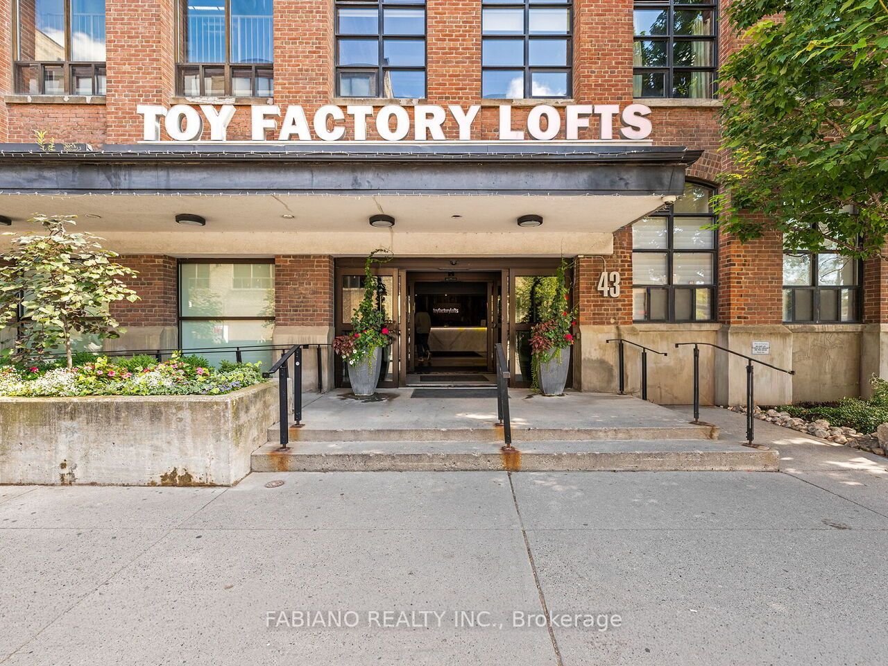 Unit 532 - 43 Hanna Avenue, Toronto 5