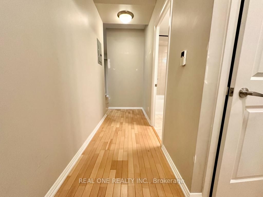 Unit 408 - 35 Hayden Street, Toronto 4